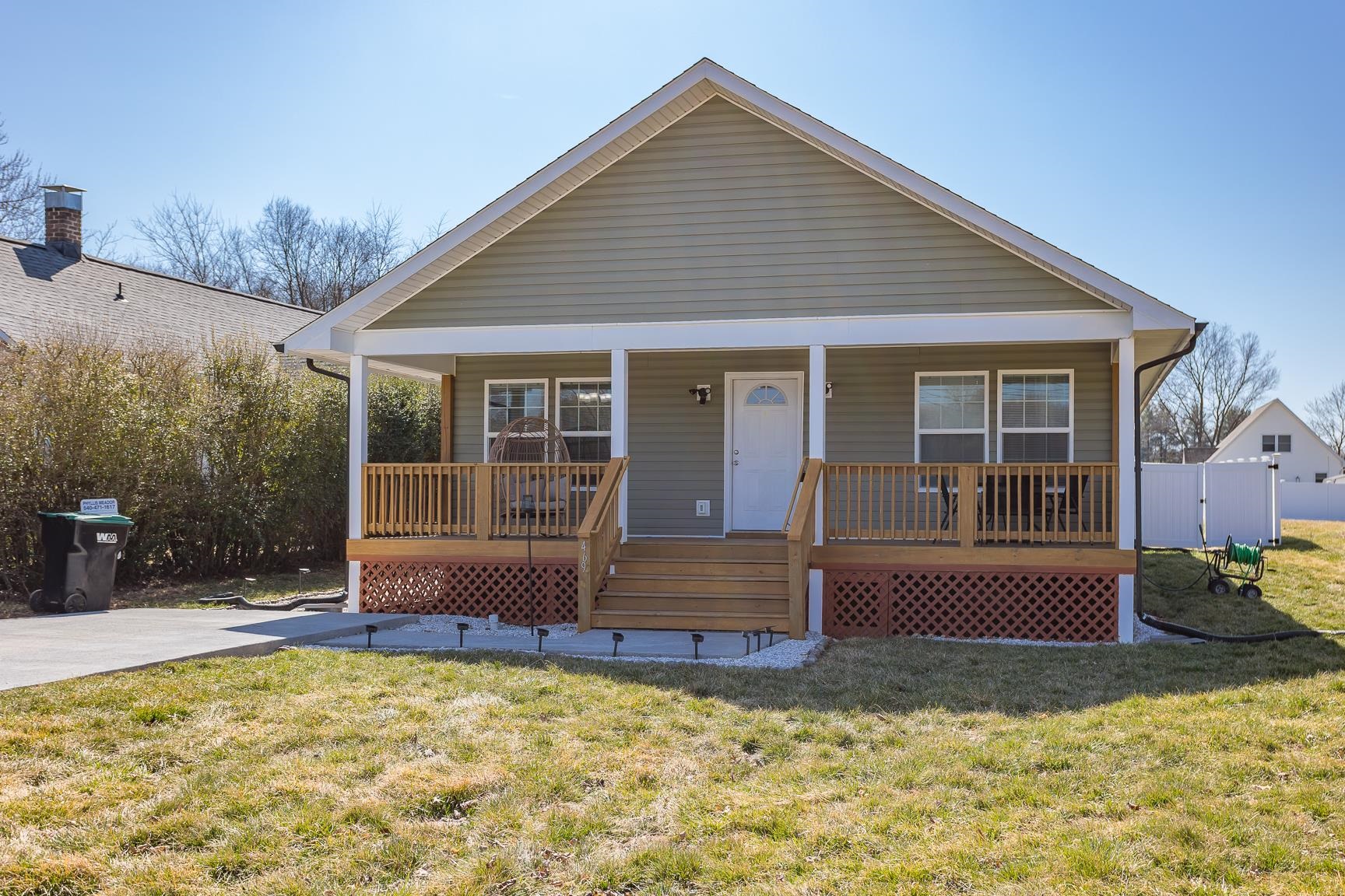 469 Old Cross Rd W