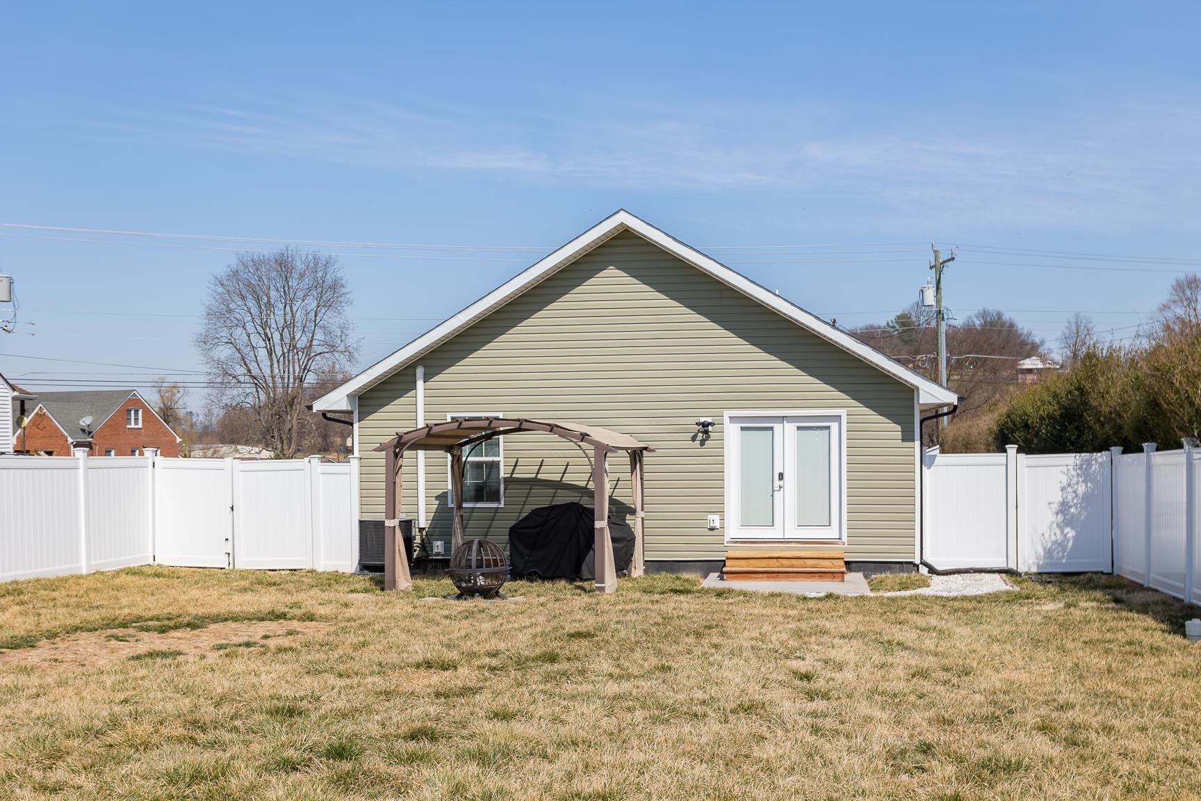 469 Old Cross Rd W