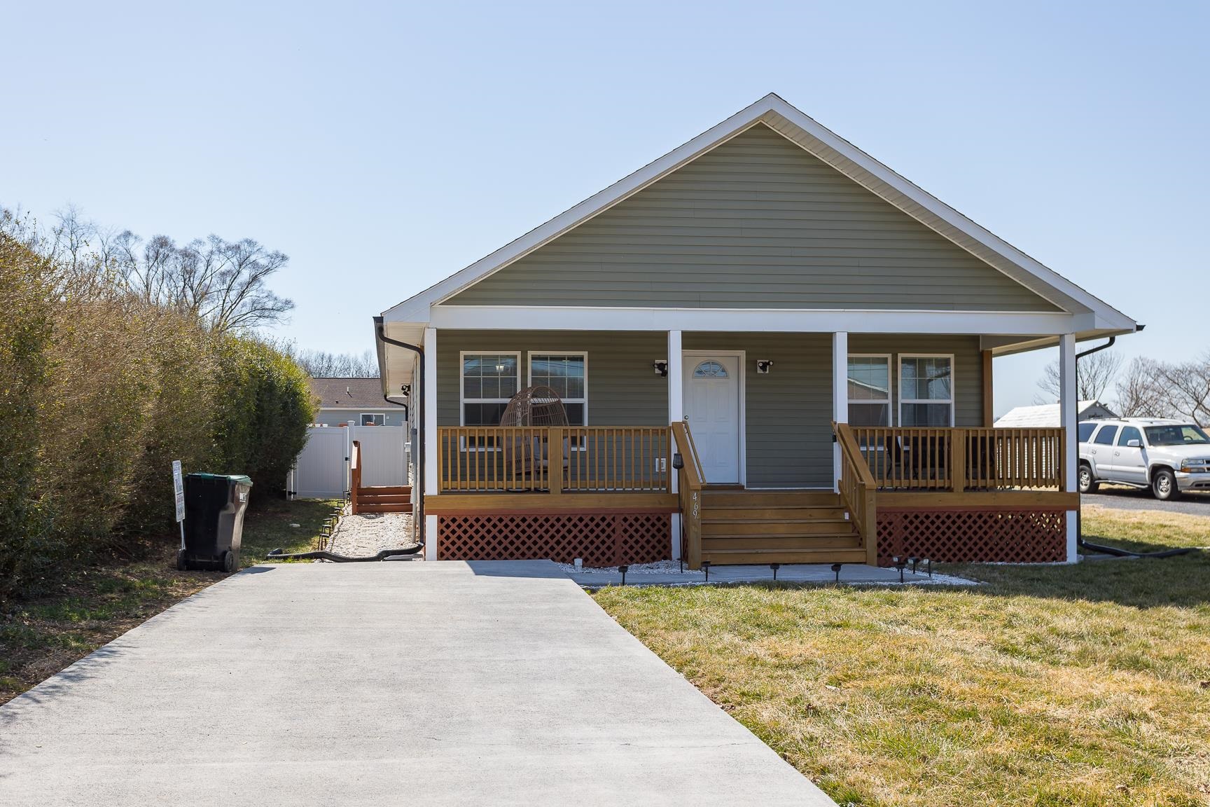 469 Old Cross Rd W
