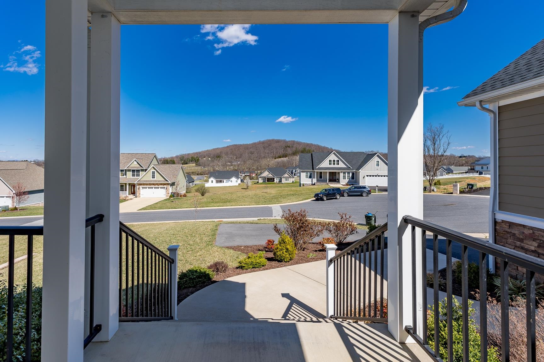 33 Silver Maple Cove