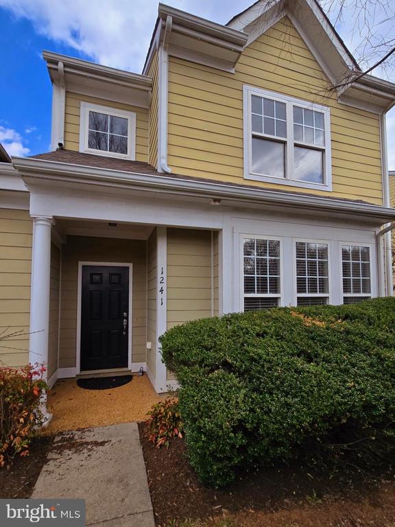 ListAgentFullName: Paige Garrett Delbridge/ ListAgentPreferredPhone: 5408726445/ ShowingContactName: / DesignatedRepresentativeYN: Y/ DualAgencyYN: N/ ListingTerms: / OwnershipInterest: Fee Simple/ LandLeaseYN: / OtherFees: / OtherFeesFrequency: / GreenEnergyGeneration: / HotWater: Electric/ RoadSurfaceType: / Sewer: Public Sewer/ SpaYN: / UnitBuildingType: / WaterAccessFeatures: / WaterfrontFeatures: / SoilTypeFeatures: / ArchitectName: /GarageSQFT: