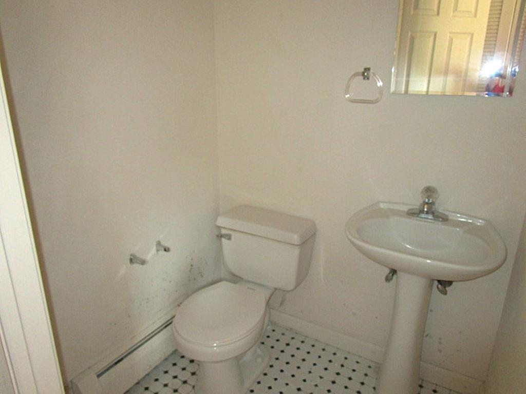 893 Stoney Creek West