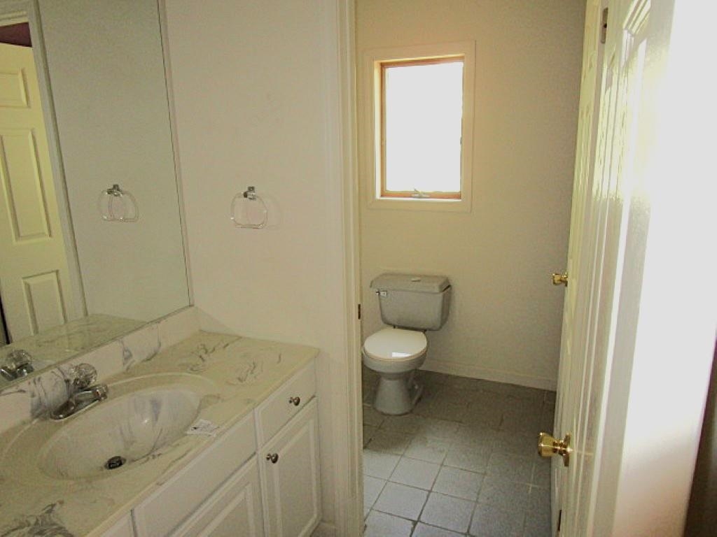 893 Stoney Creek West