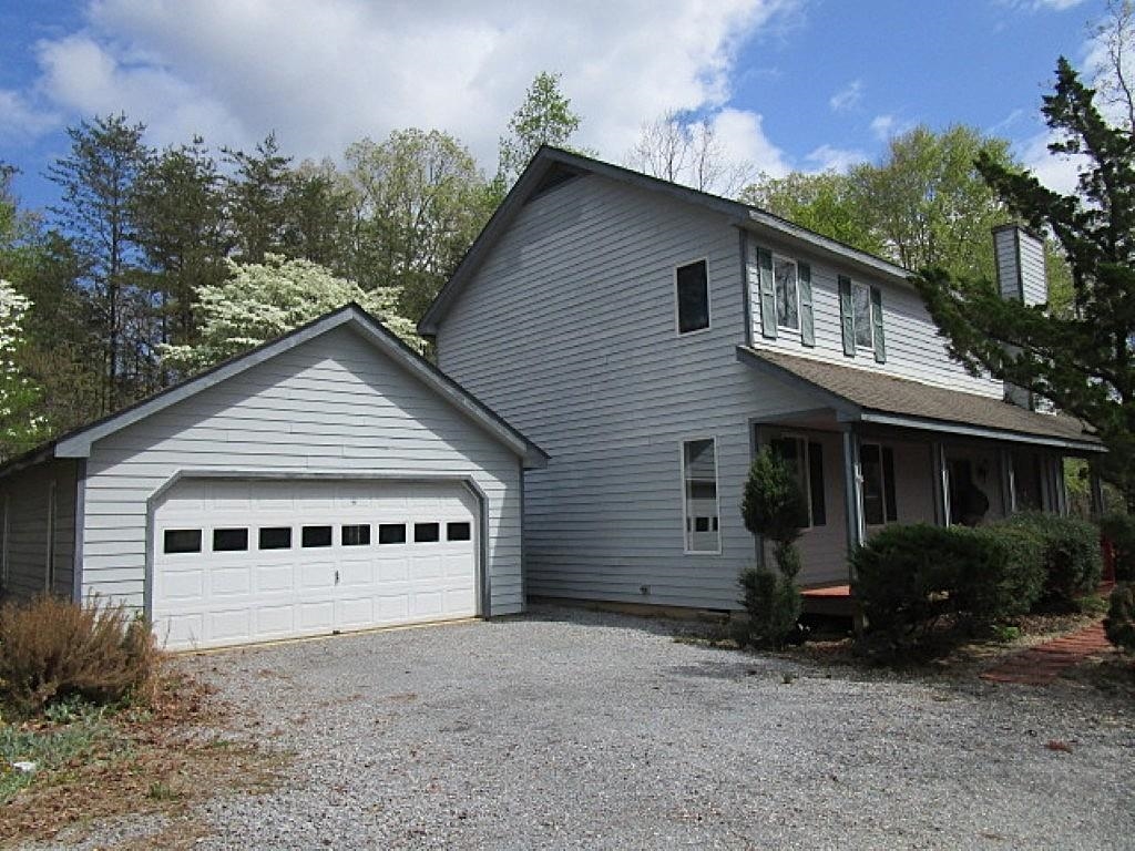 893 Stoney Creek West