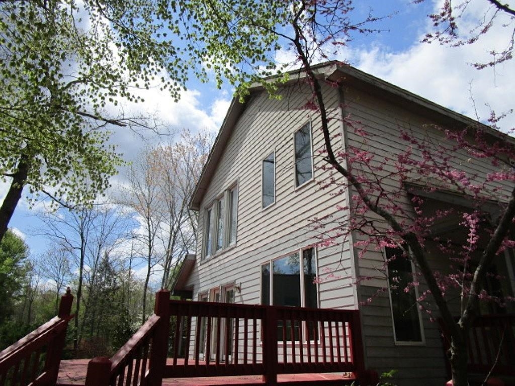 893 Stoney Creek West