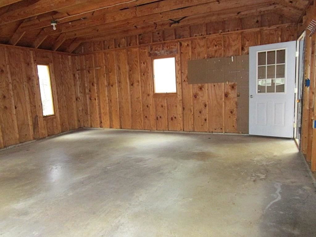 893 Stoney Creek West