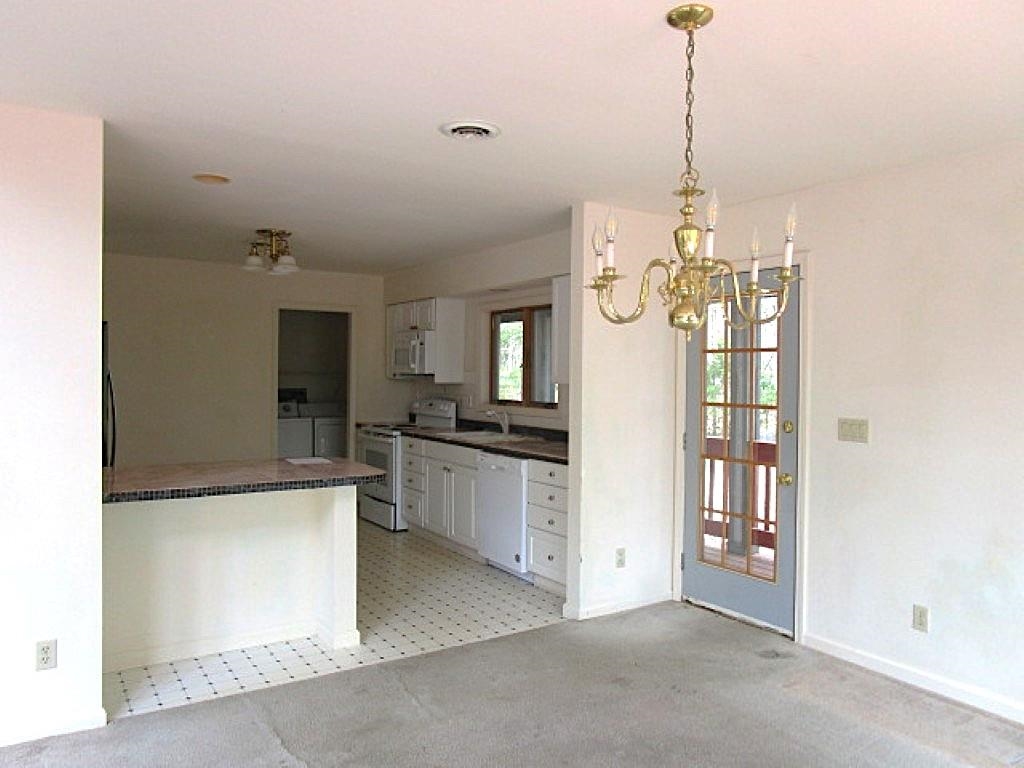 893 Stoney Creek West