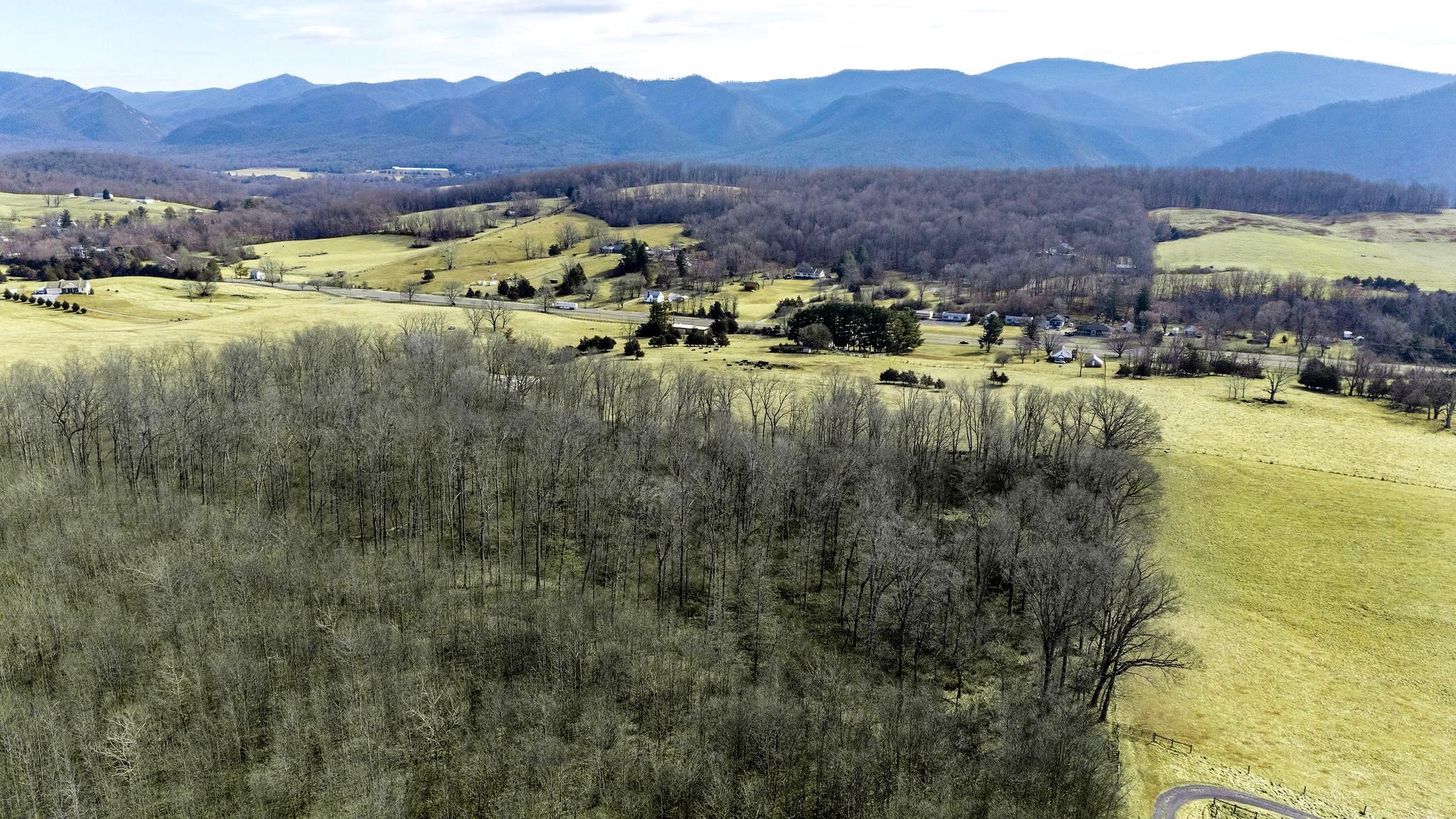 16.119 ac Lot 1 Lee Hwy N