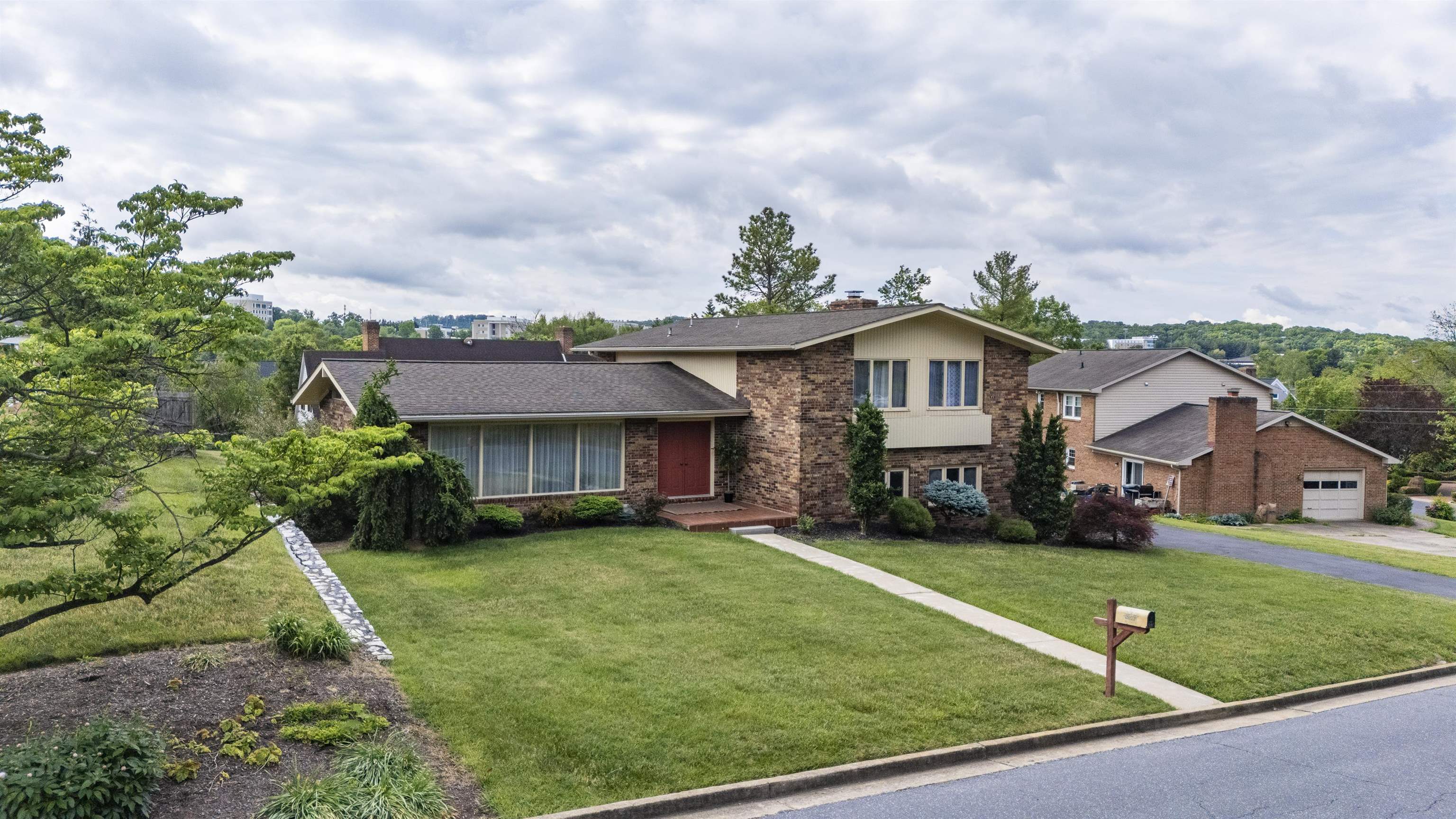 480 Preston Dr