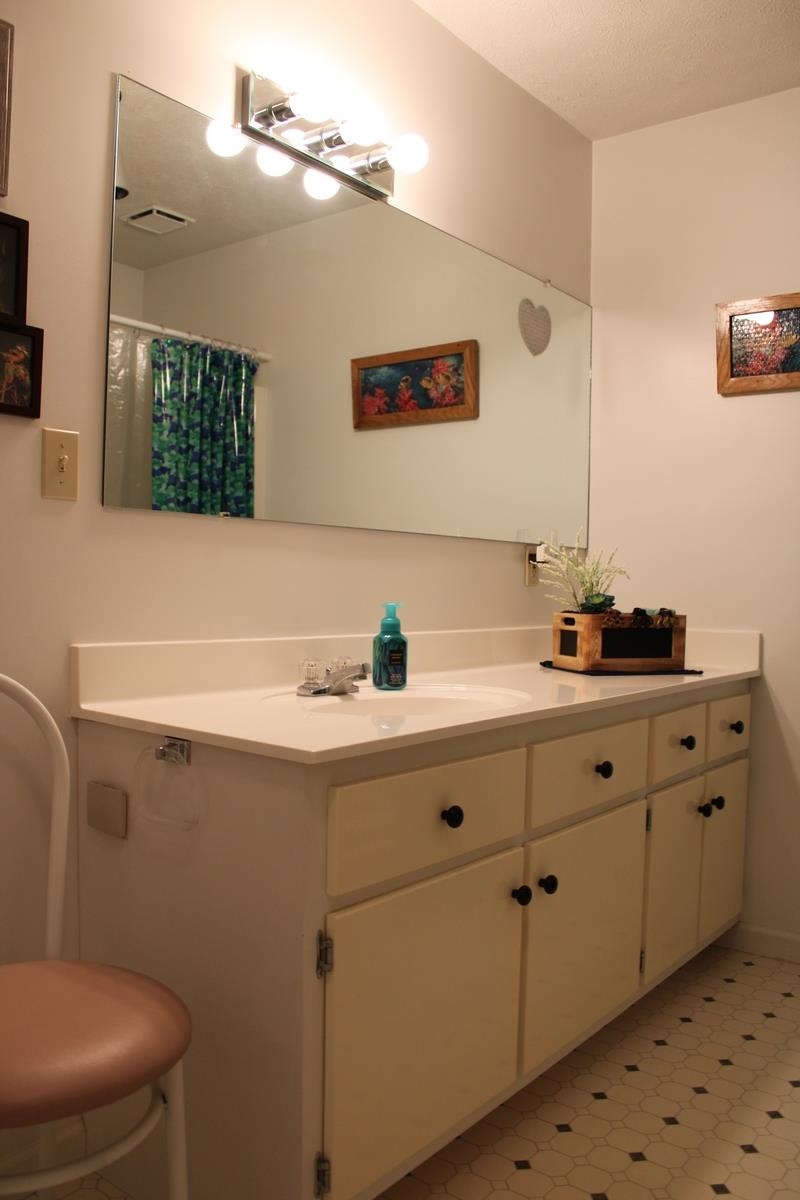 581 Oak Grove Church Rd