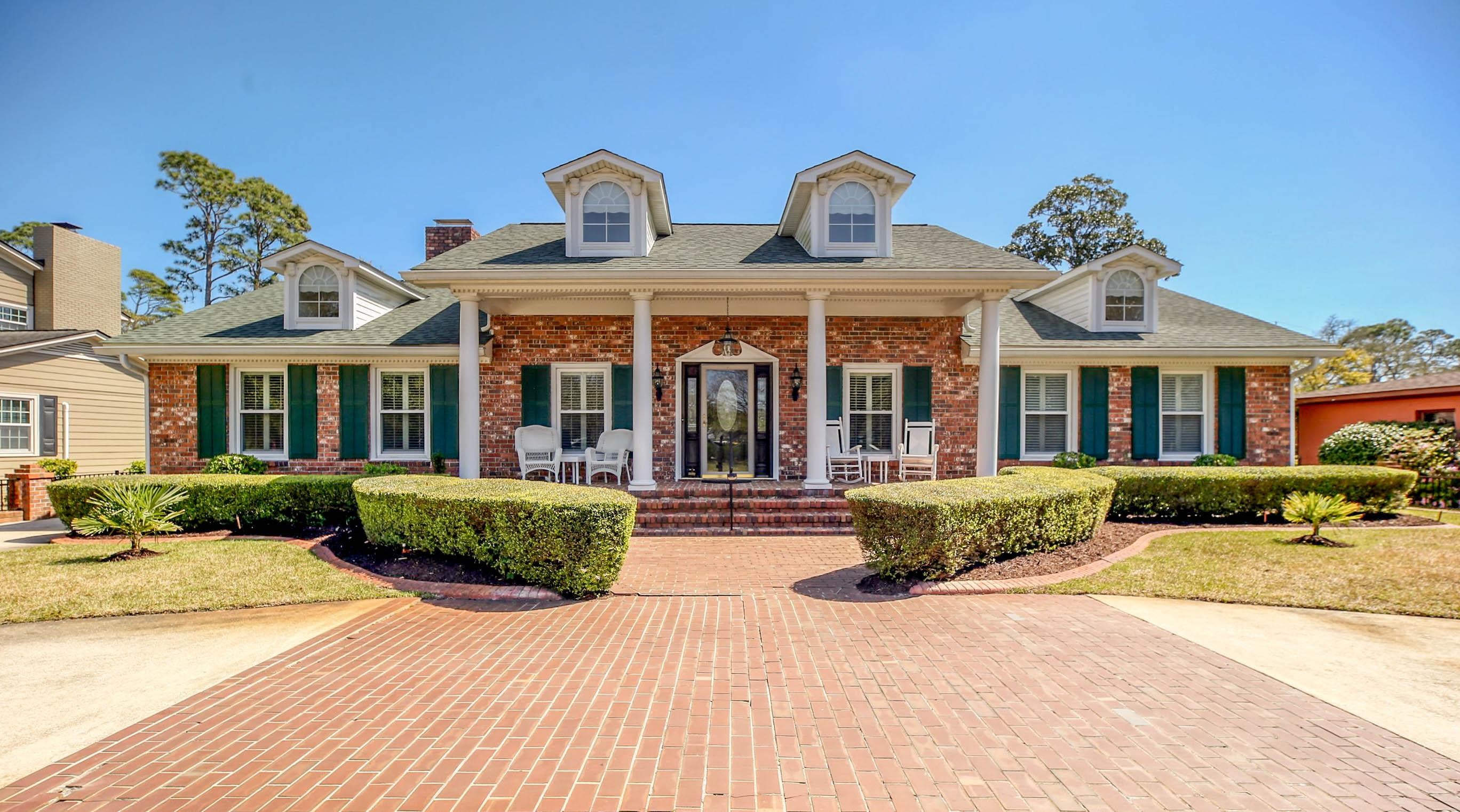 5614 Woodside Ave. Myrtle Beach, SC 29577