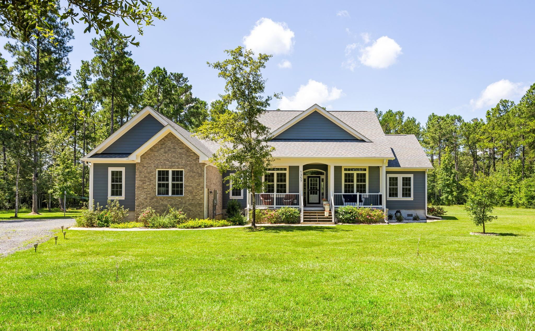 1357 Bootsie Way Mcclellanville, SC 29458