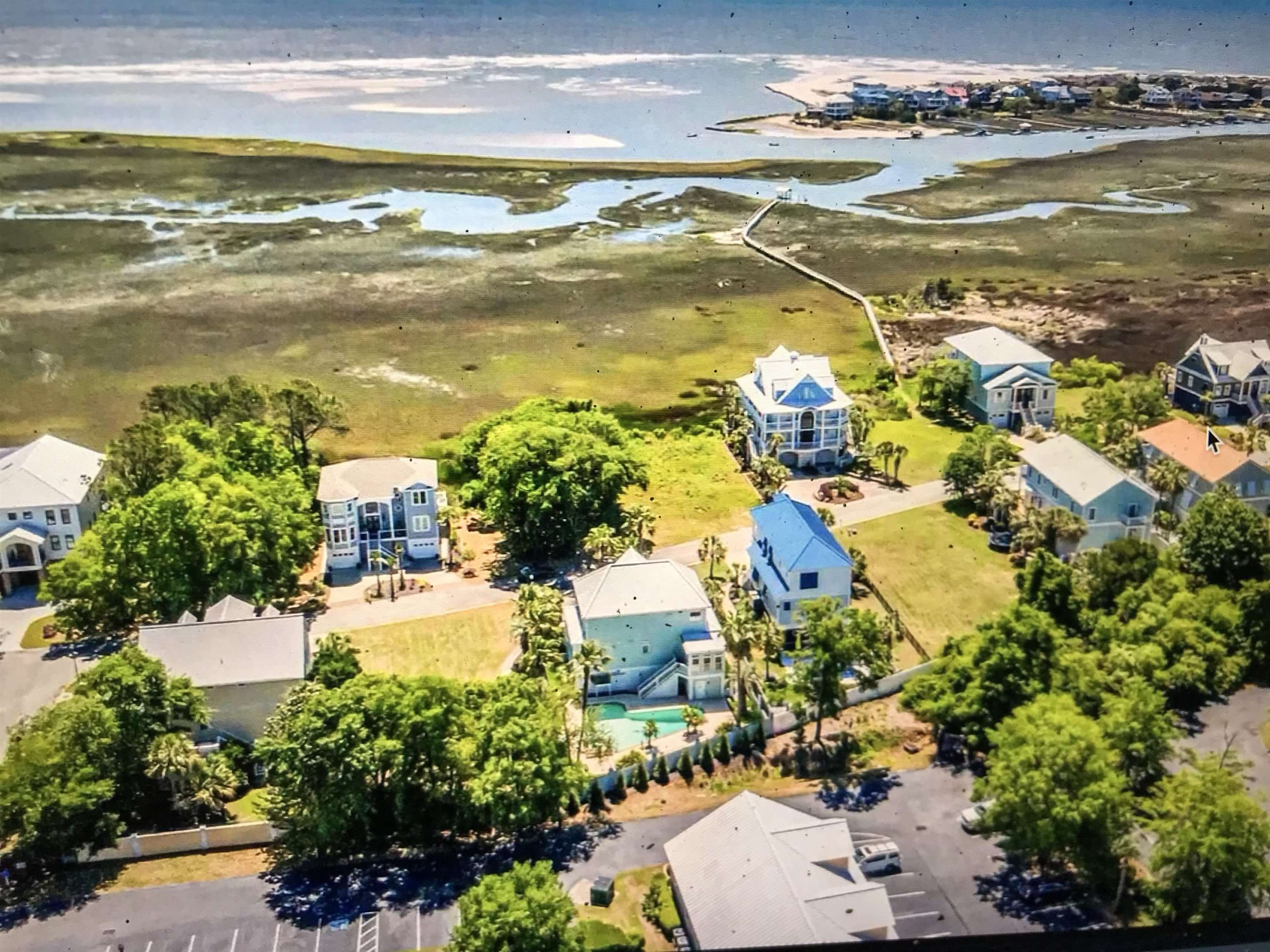22 and 22A Grackle Ln. Pawleys Island, SC 29585