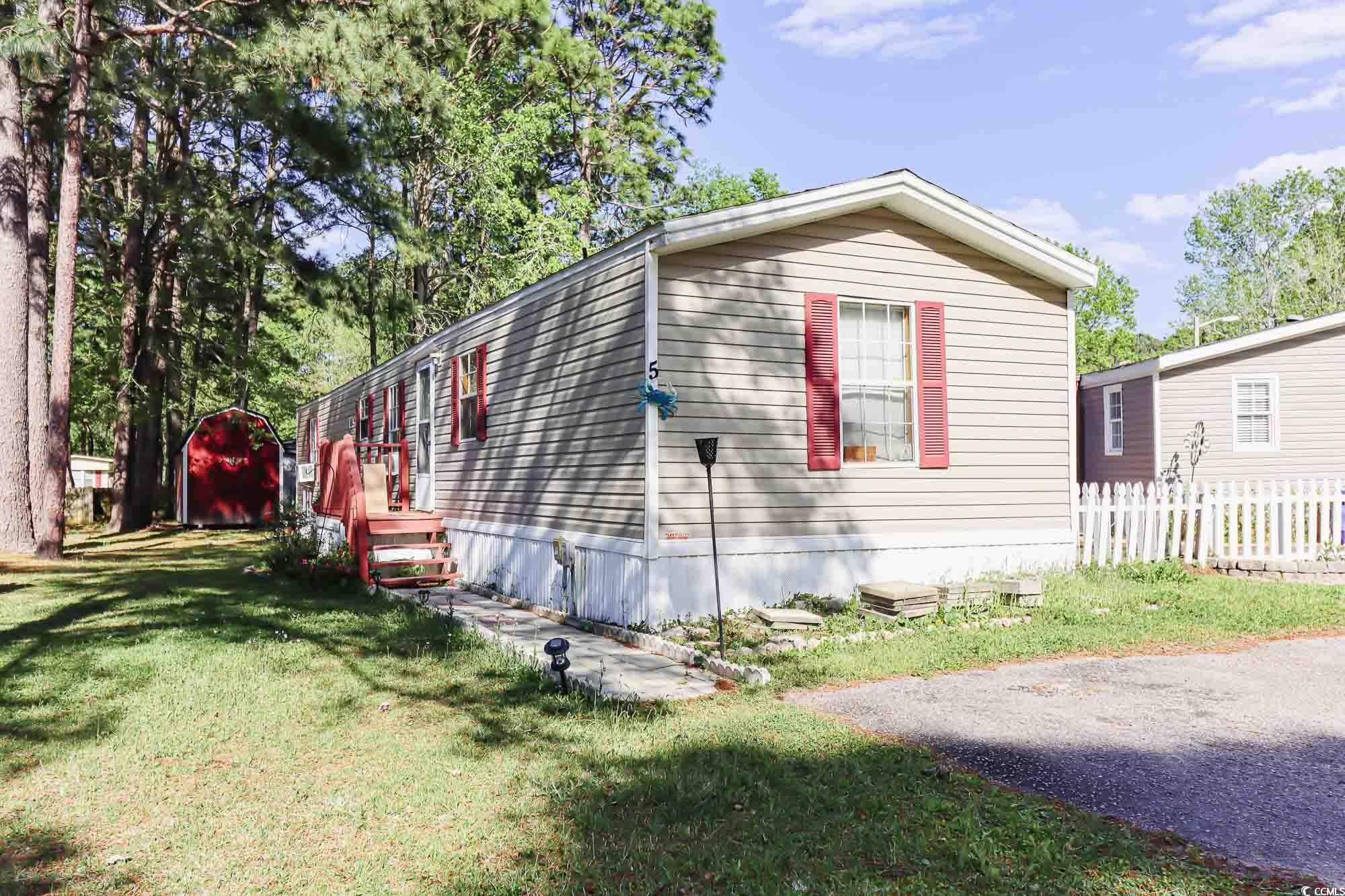 5 Spinnaker Ln. Murrells Inlet, SC 29576