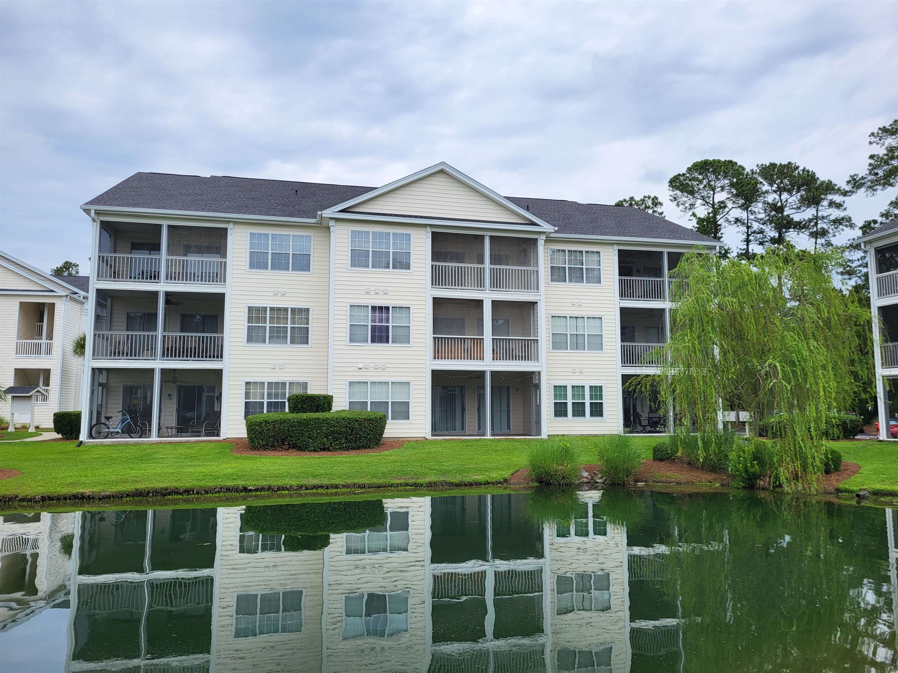 667 Woodmoor Dr. UNIT #301 Murrells Inlet, SC 29576