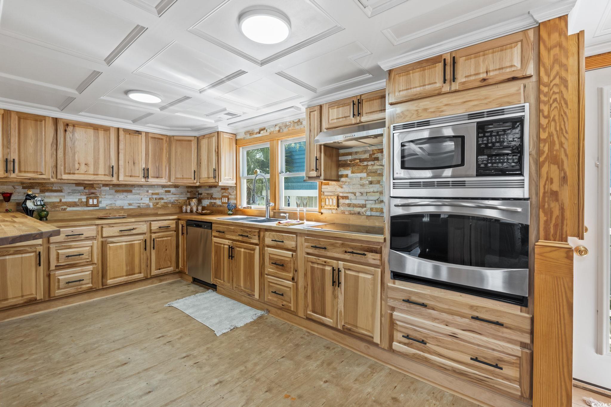 526 Dogwood Dr. N Garden City, SC 29576