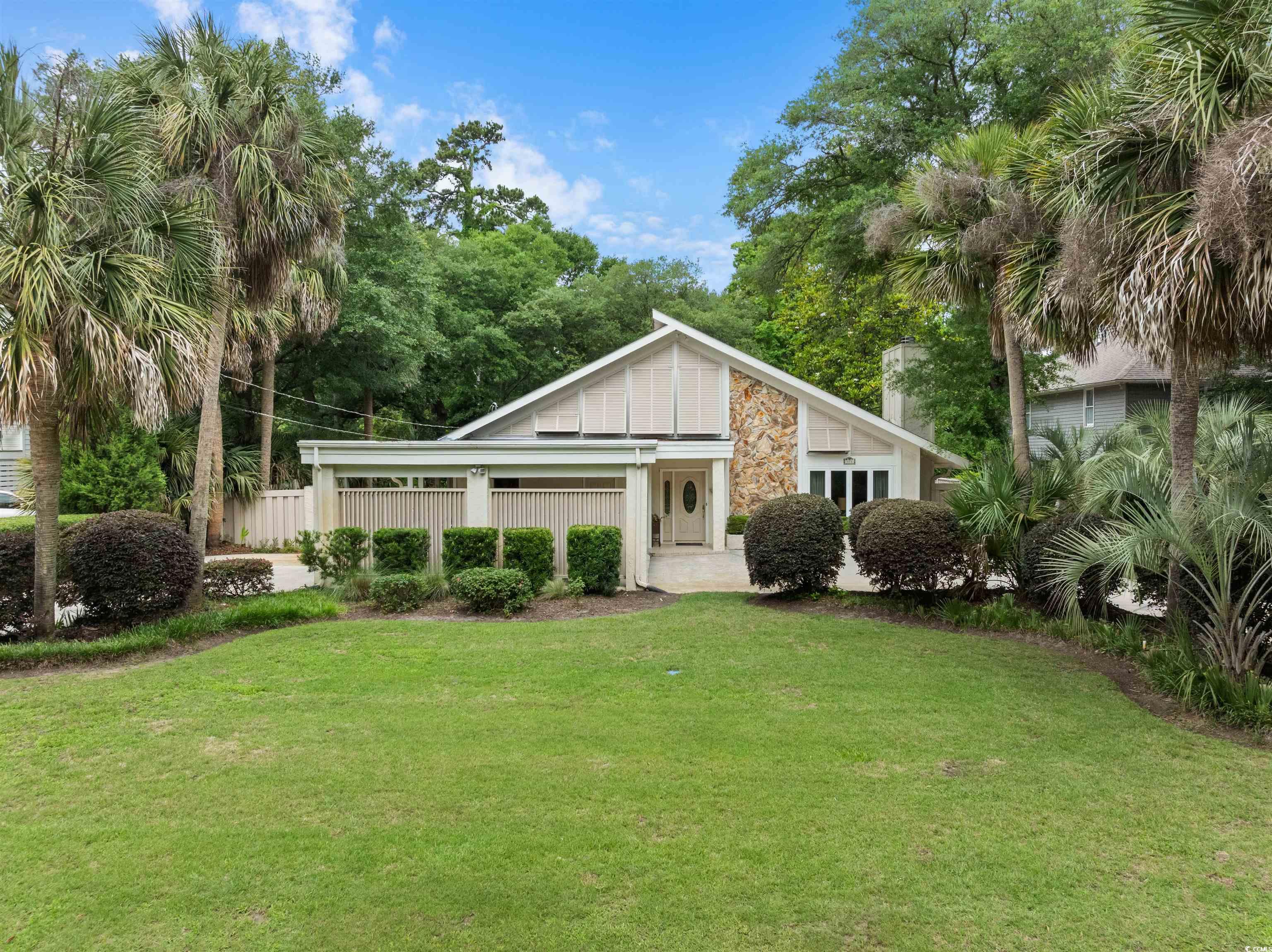 371 Lakeshore Dr. Pawleys Island, SC 29585