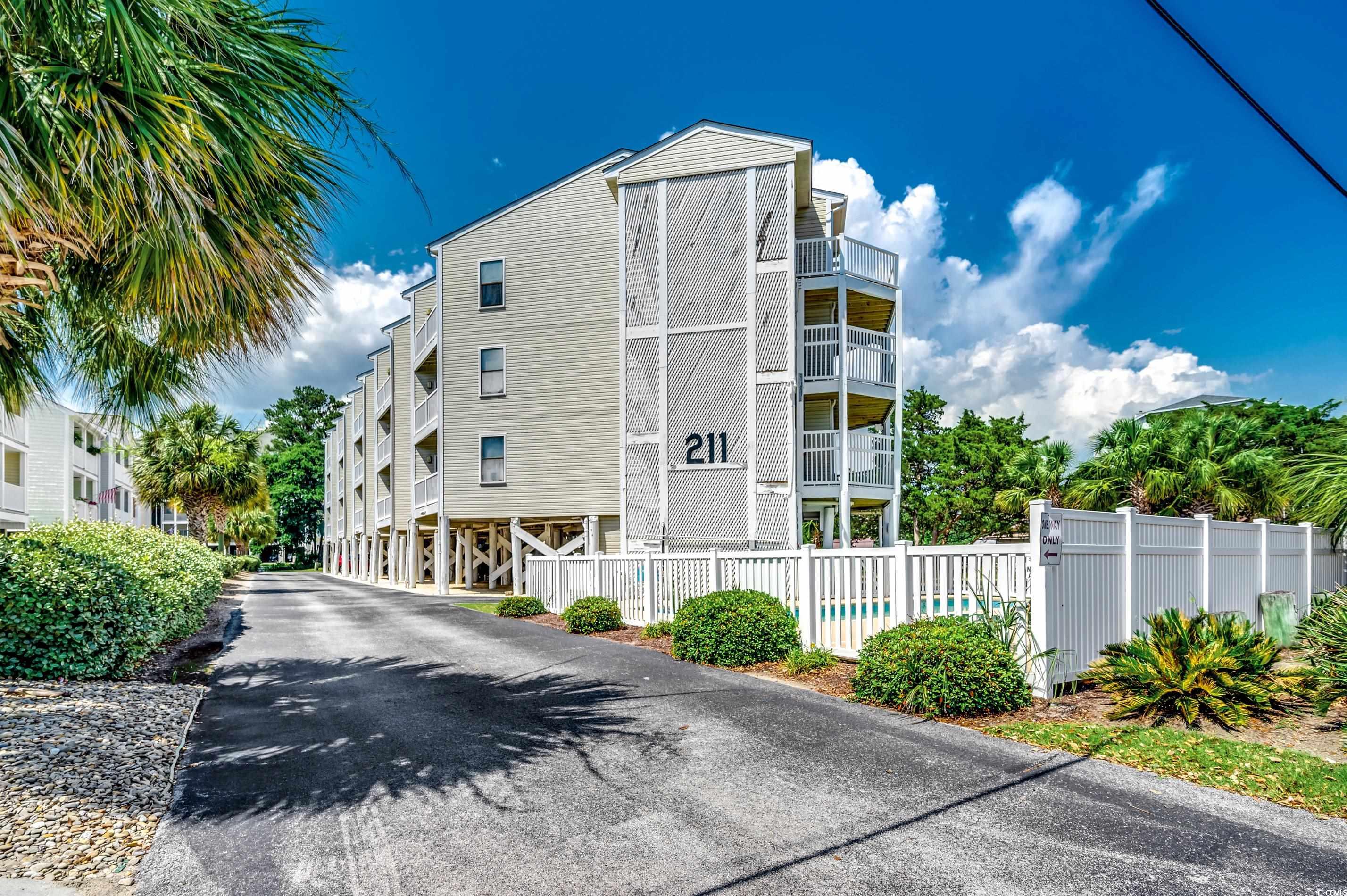 211 N Hillside Dr. UNIT Unit 302 North Myrtle Beach, SC 29582