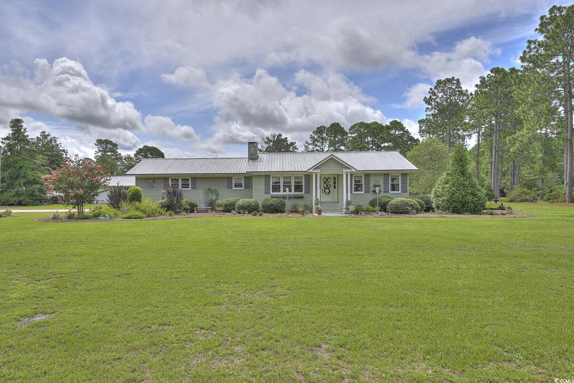 1727 2nd St. Loris, SC 29569