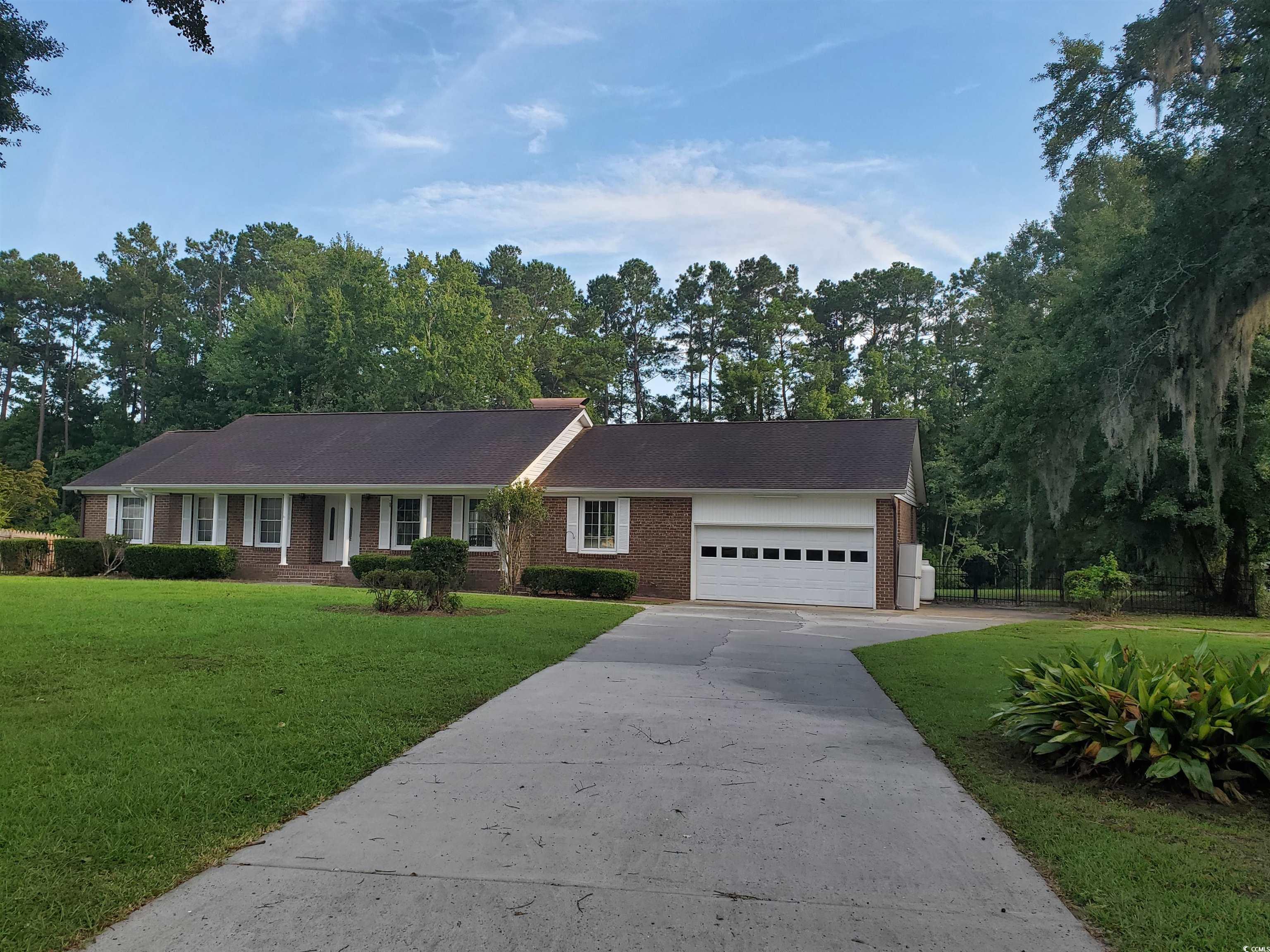 5864 Crestwood Dr. Myrtle Beach, SC 29578