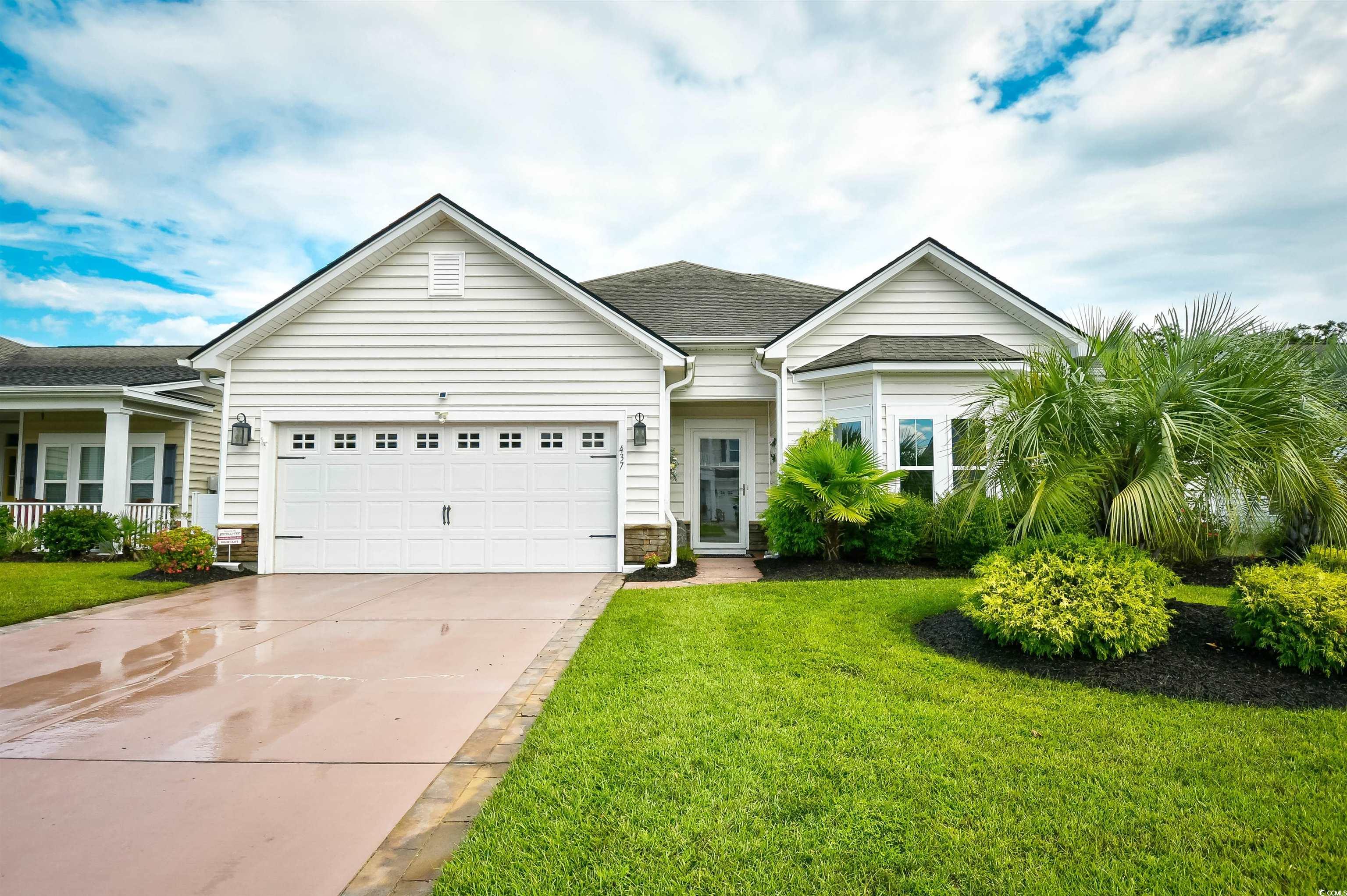 437 Oaklanding Ln. Murrells Inlet, SC 29576