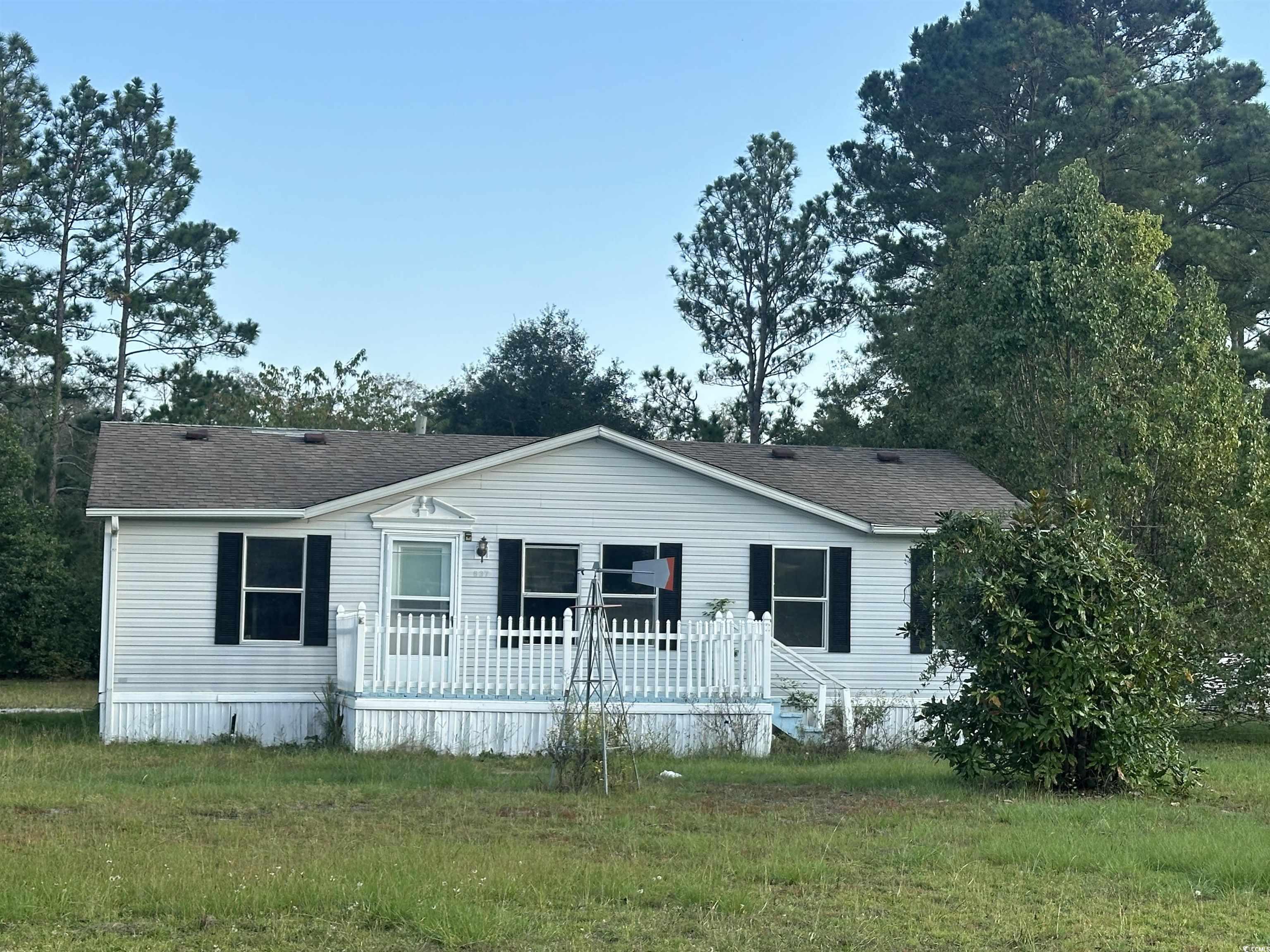 637 Wren St. Loris, SC 29569