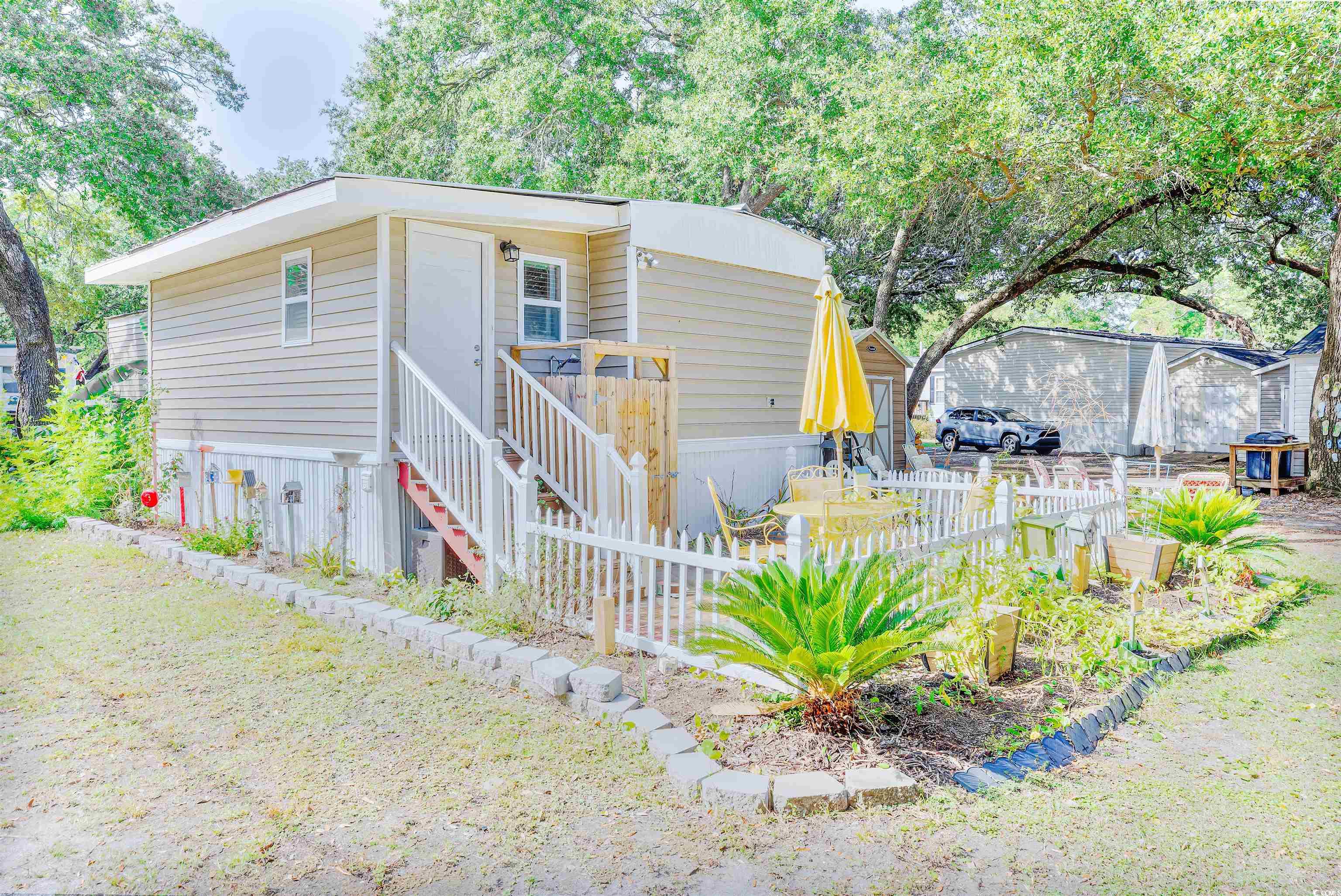 320 Clam Shell Circle, Garden City Beach, South Carolina image 5