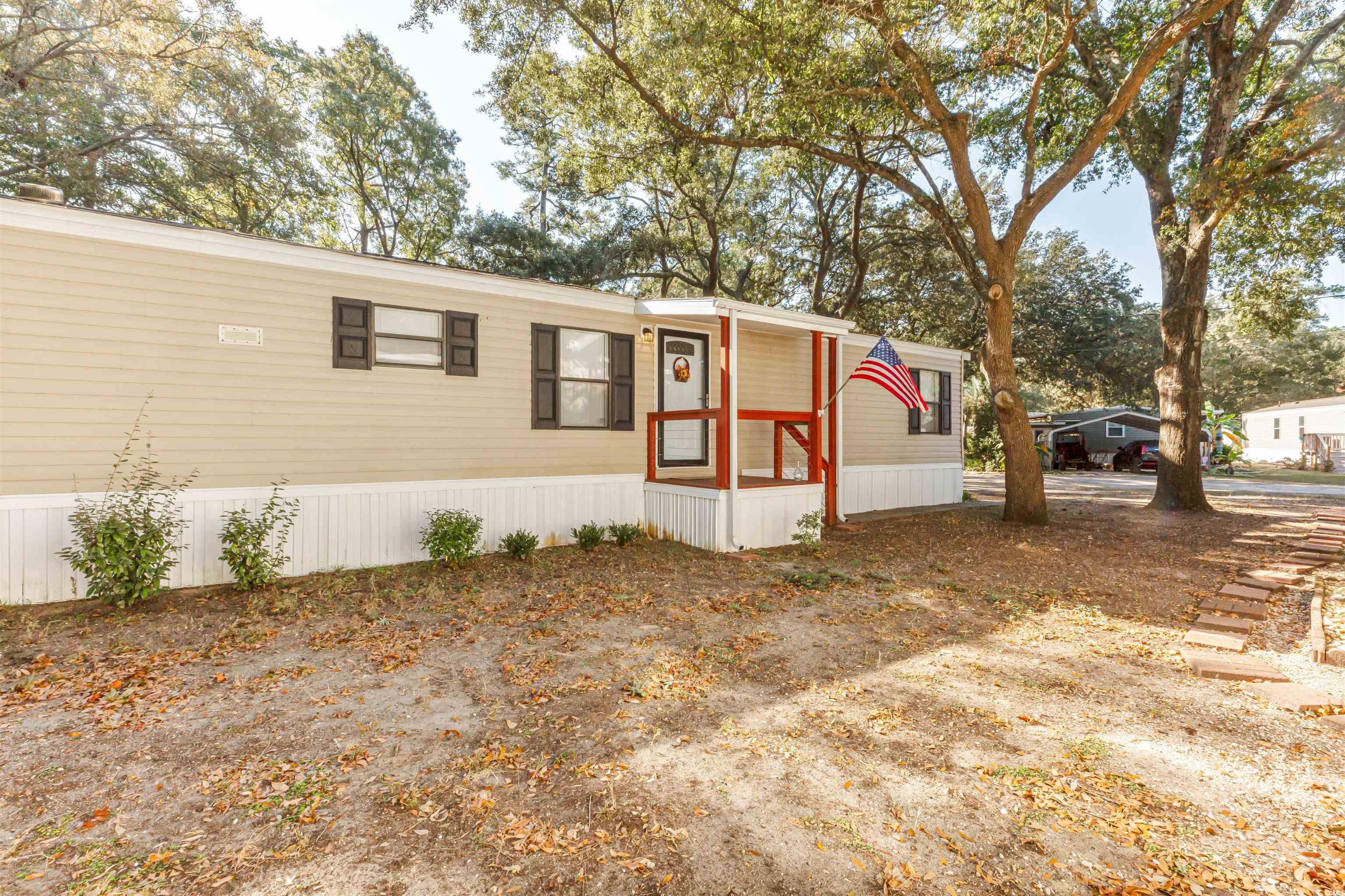 591 Mimosa Dr. Garden City, SC 29576