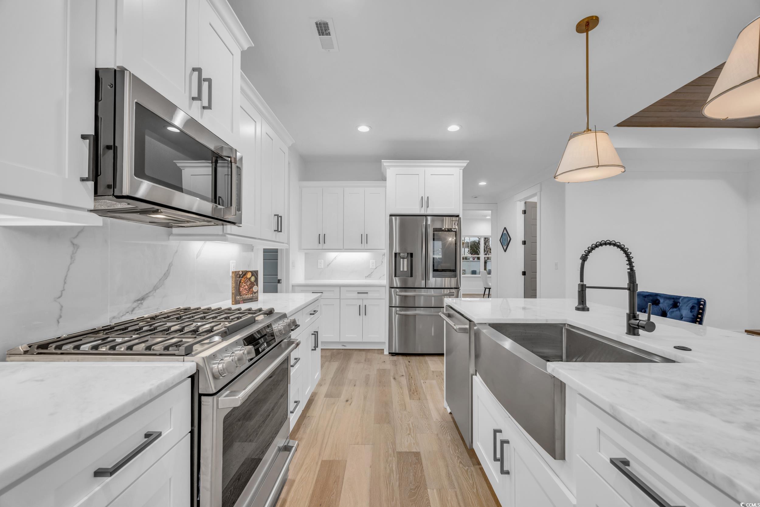 6703 Ocean Breeze Loop