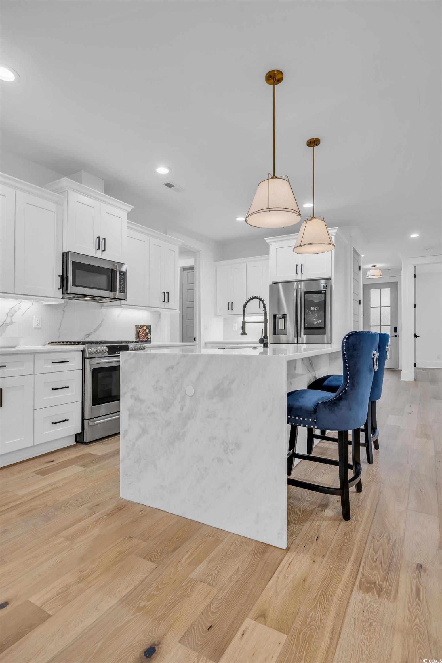 6703 Ocean Breeze Loop