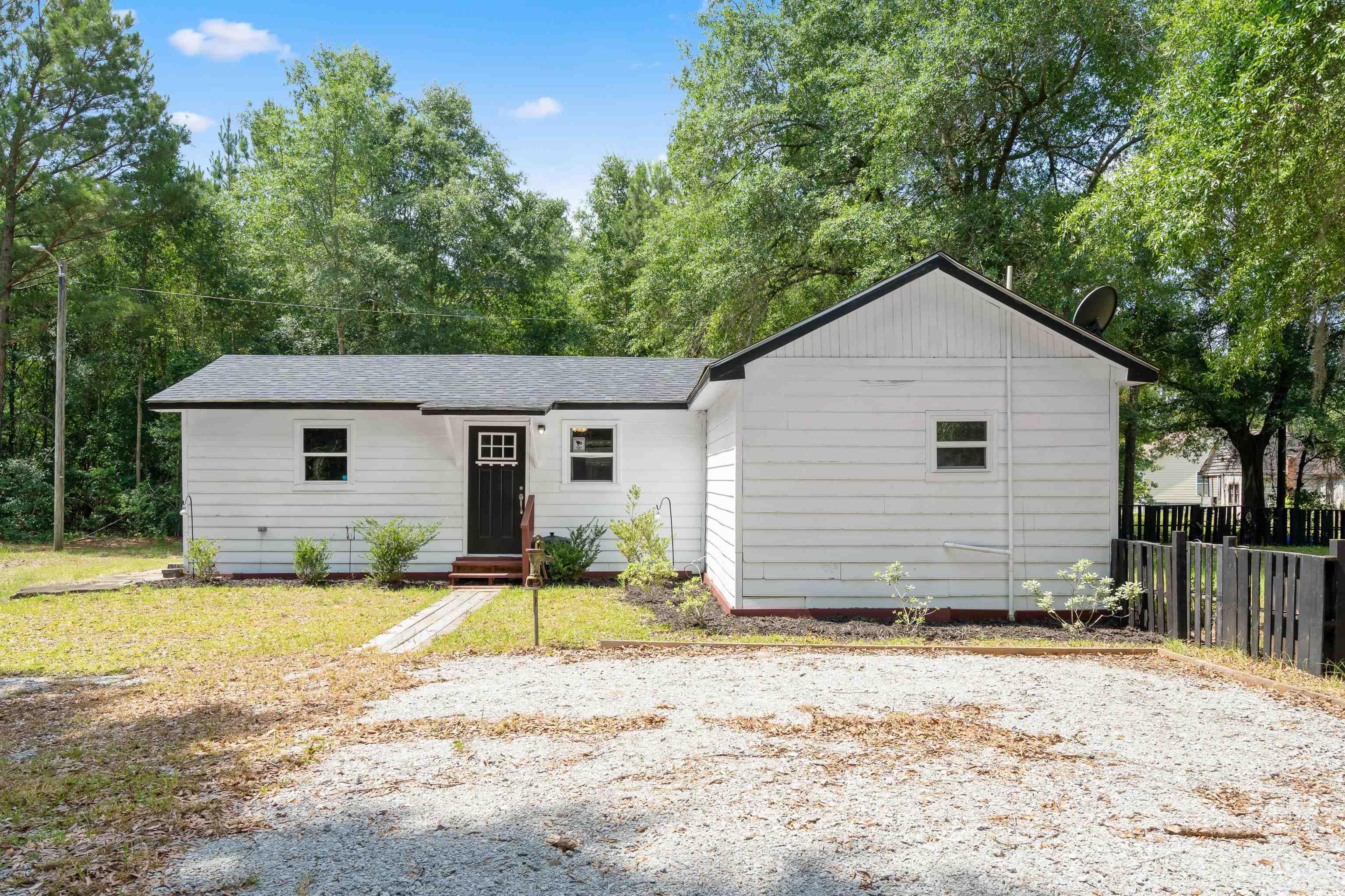 9719 Highway 76 