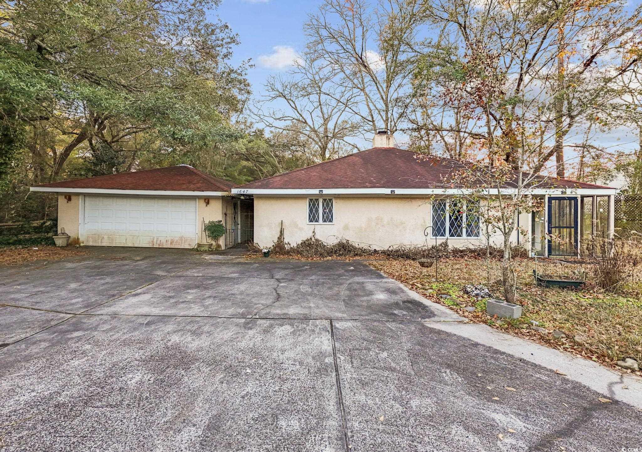 1647 Running Water Dr. Murrells Inlet, SC 29576