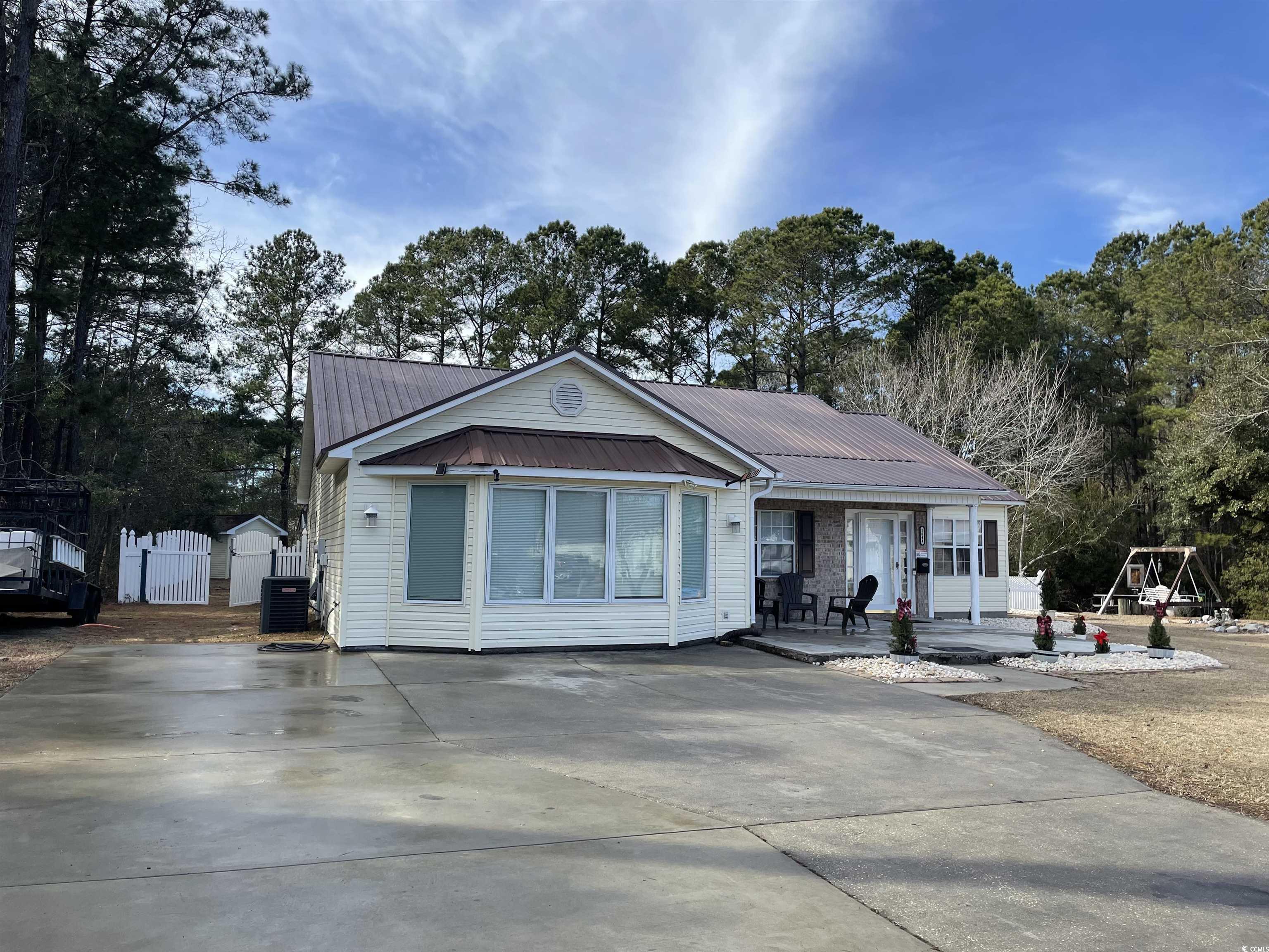 1044 Chateau Dr. Conway, SC 29526
