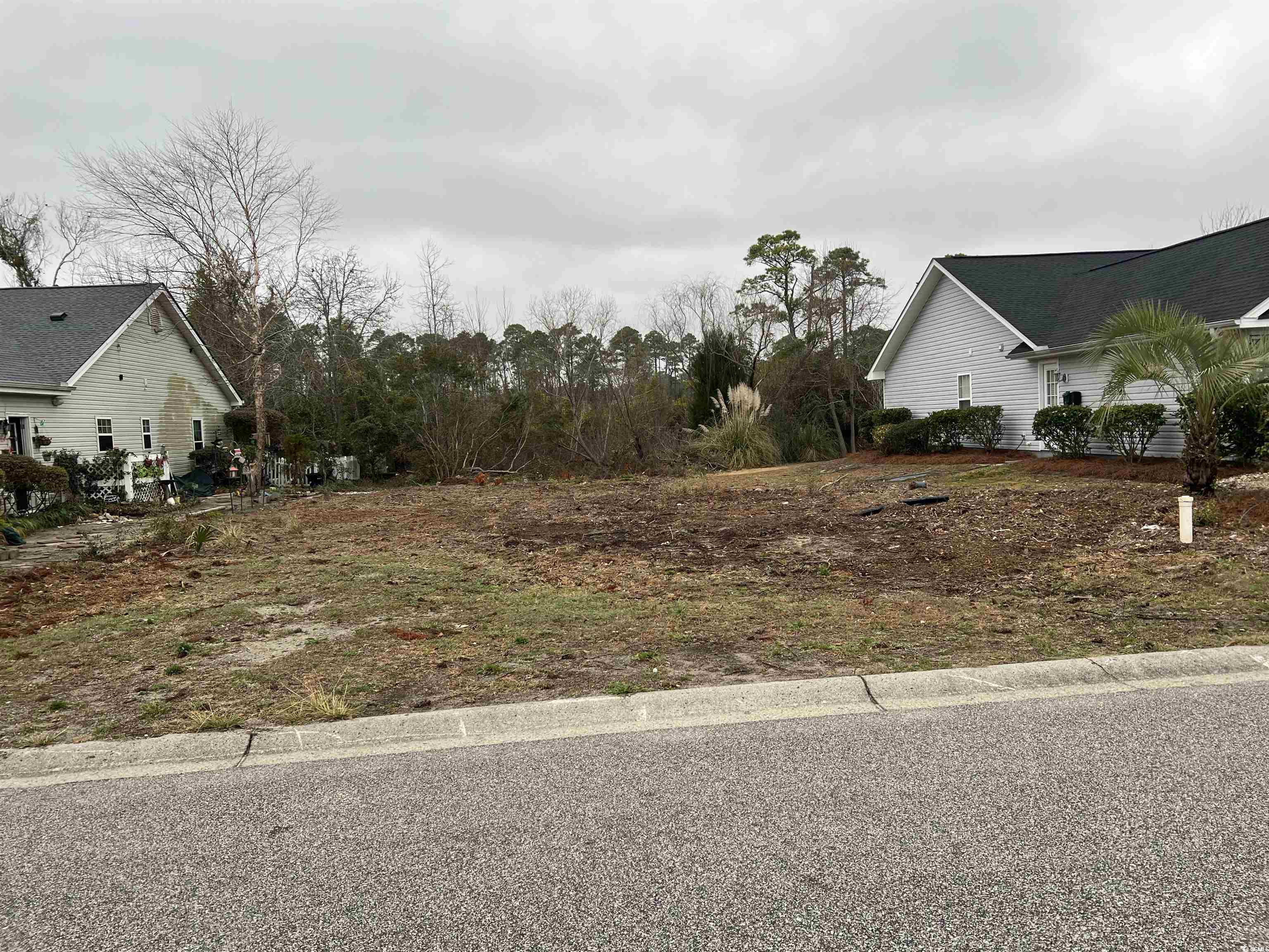 2485 Burning Tree Ln. Little River, SC 29566