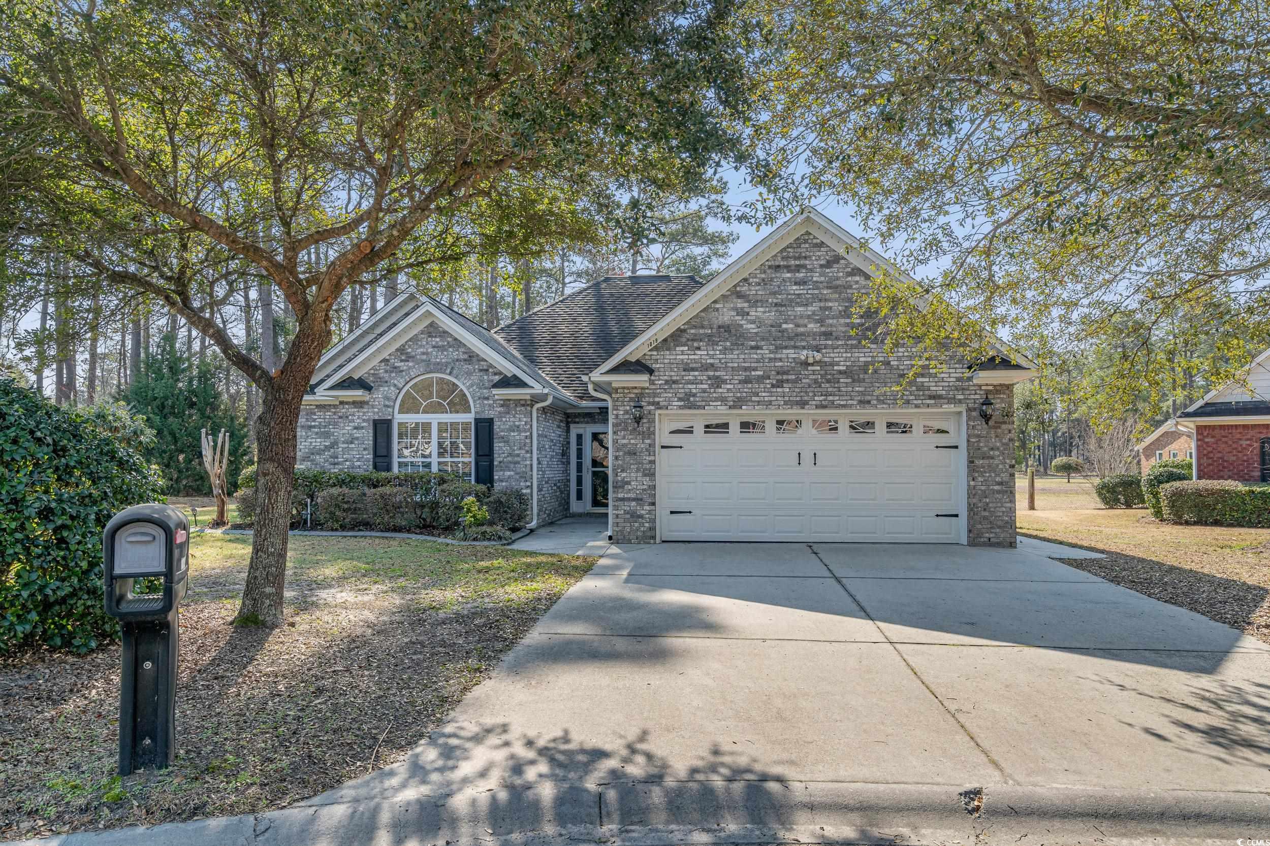 1019 Hillsdale Dr. Little River, SC 29566