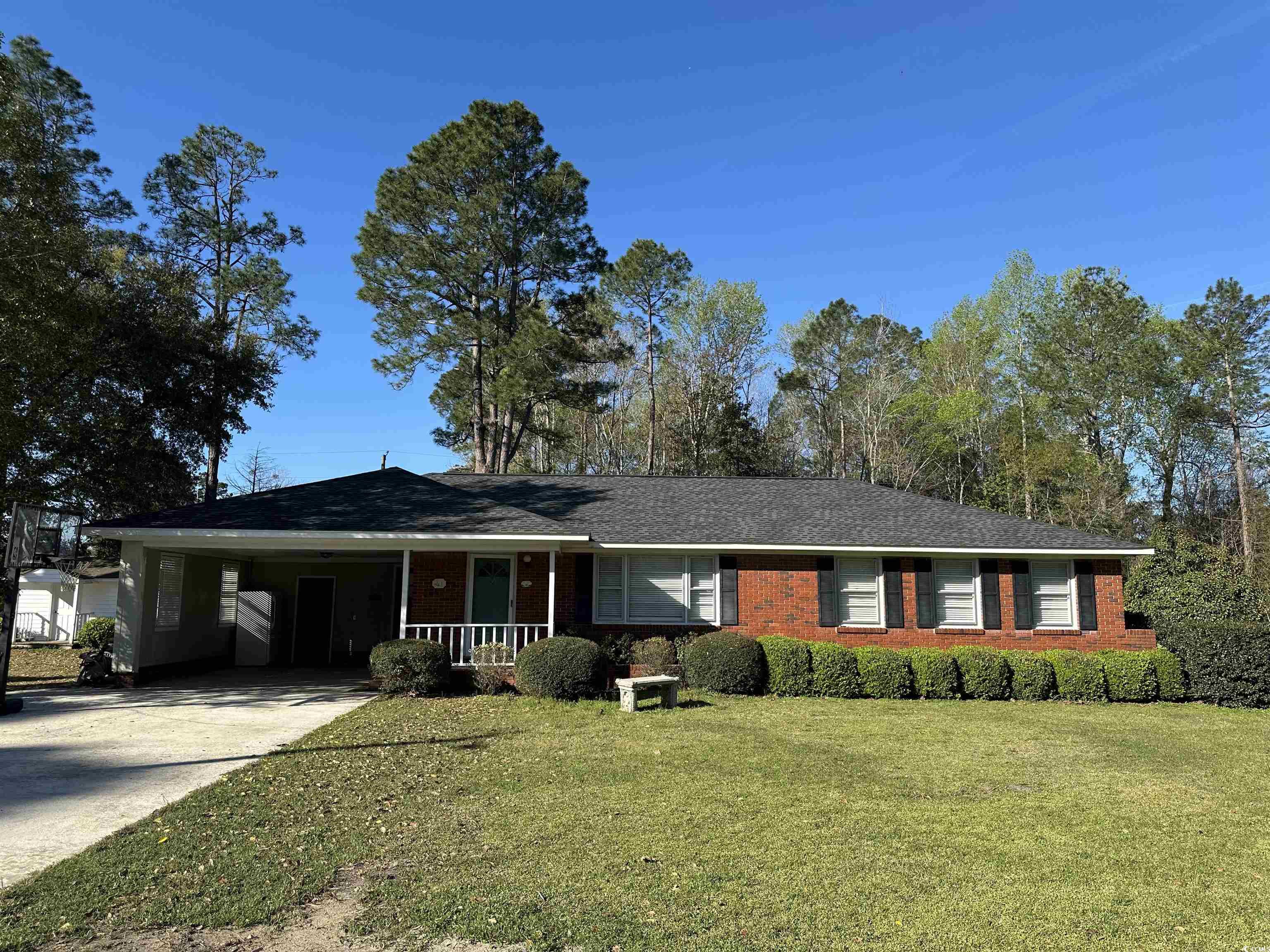 61 Lakewood Dr. Andrews, SC 29510