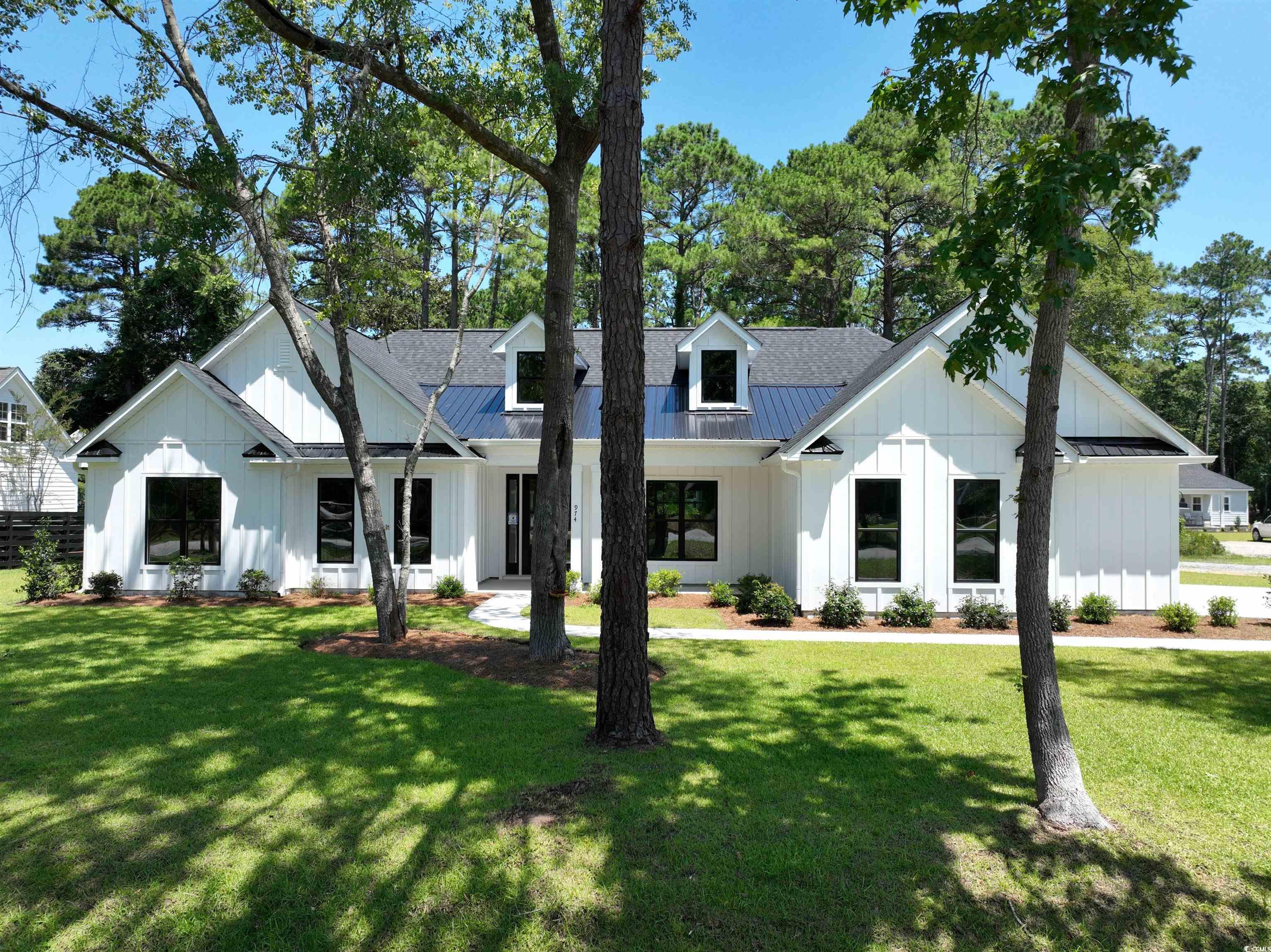 974 Crooked Oak Dr. Pawleys Island, SC 29585