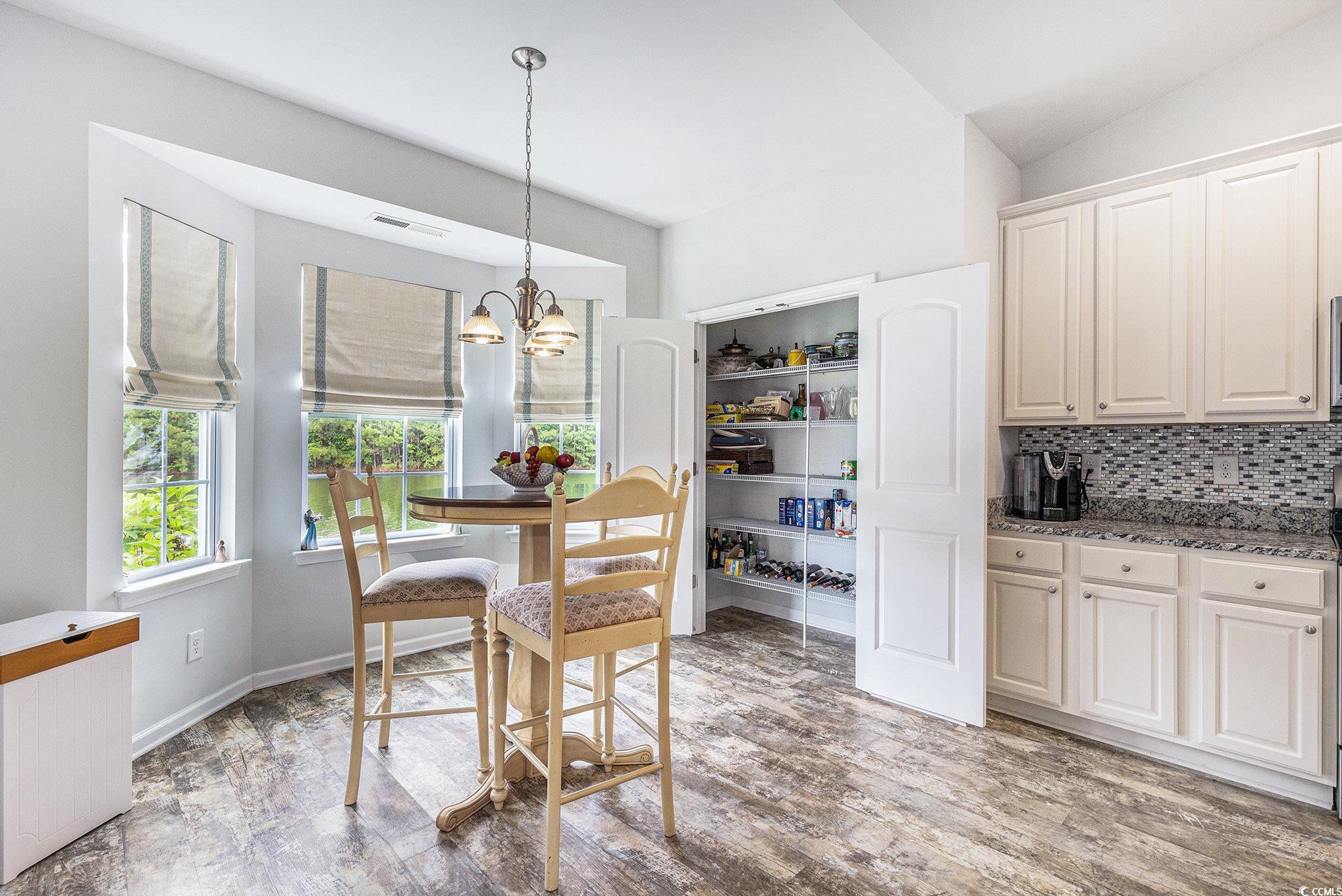 364 Palm Lakes Blvd.