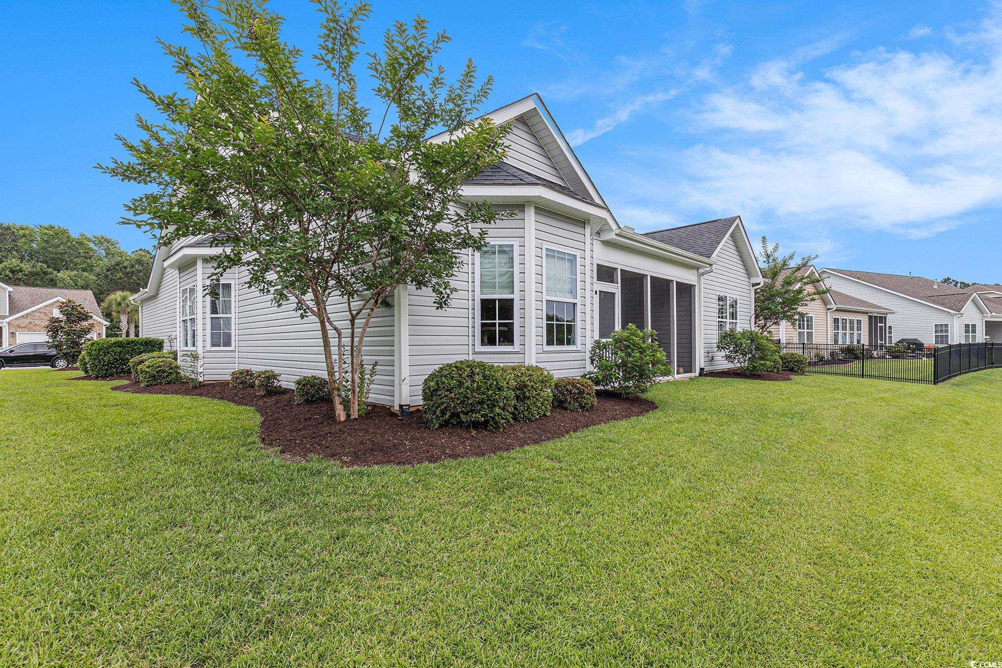 364 Palm Lakes Blvd.