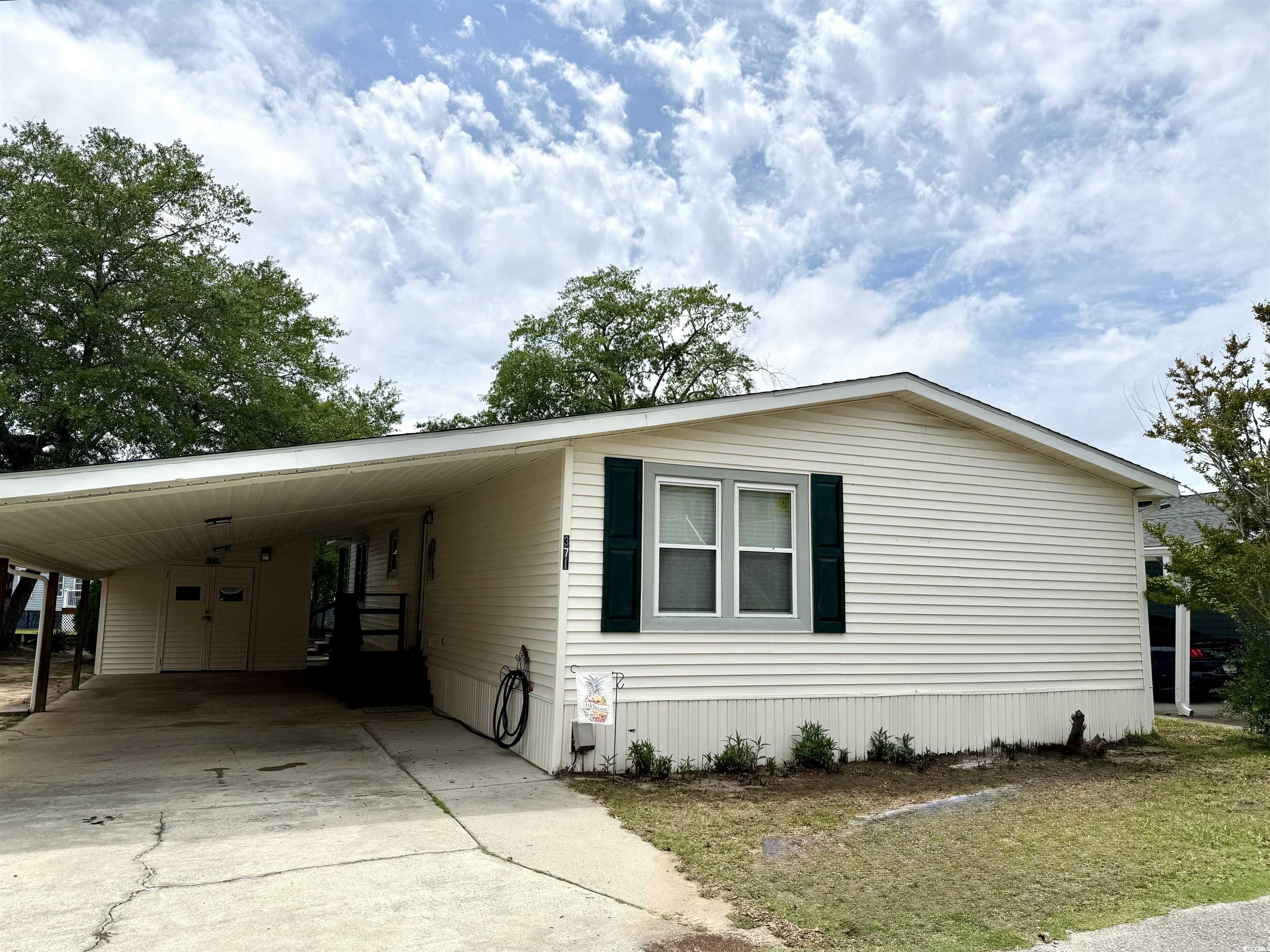 371 Meadowlark Dr. Surfside Beach, SC 29575