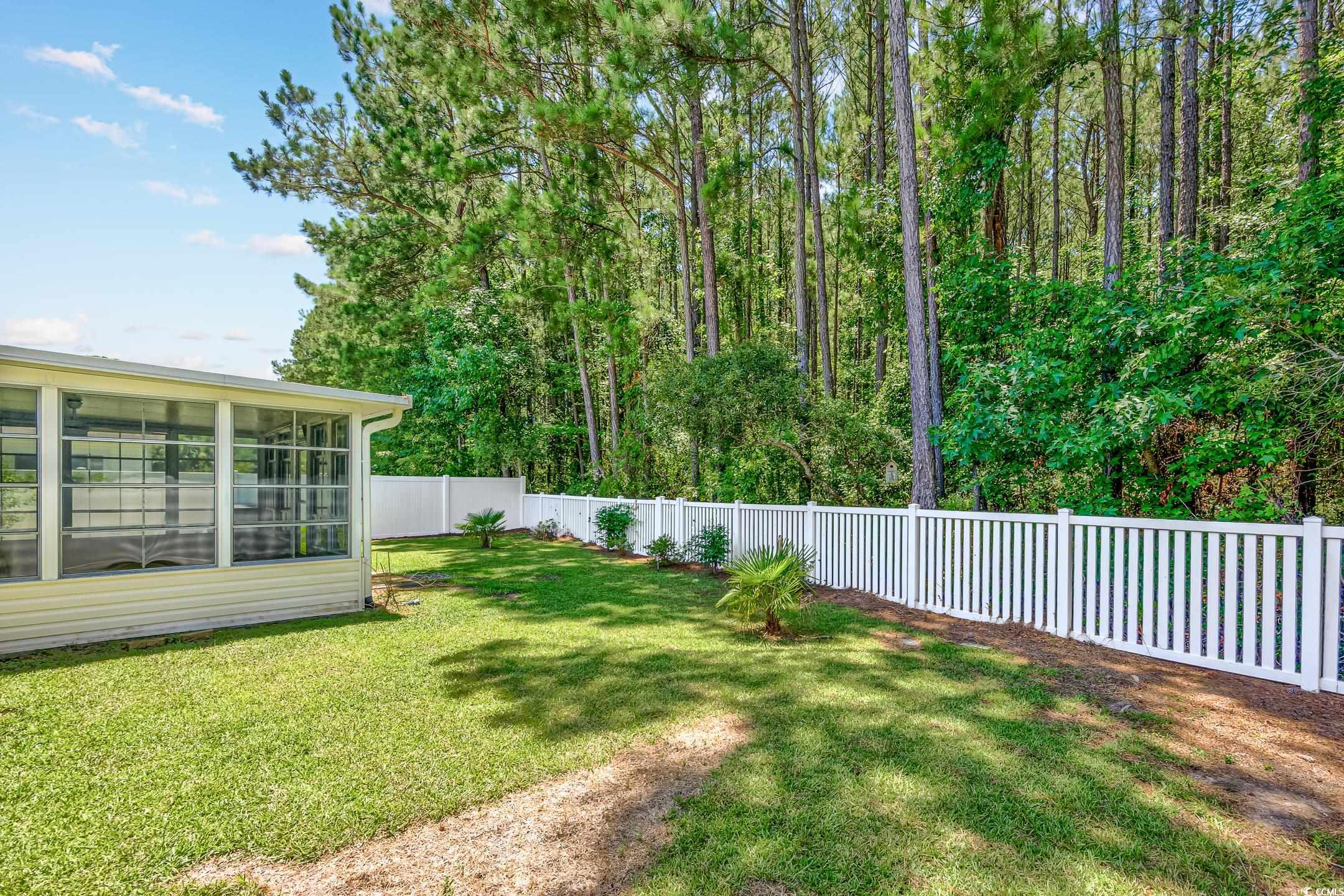 517 Crystailaire Rd. Little River, SC 29566