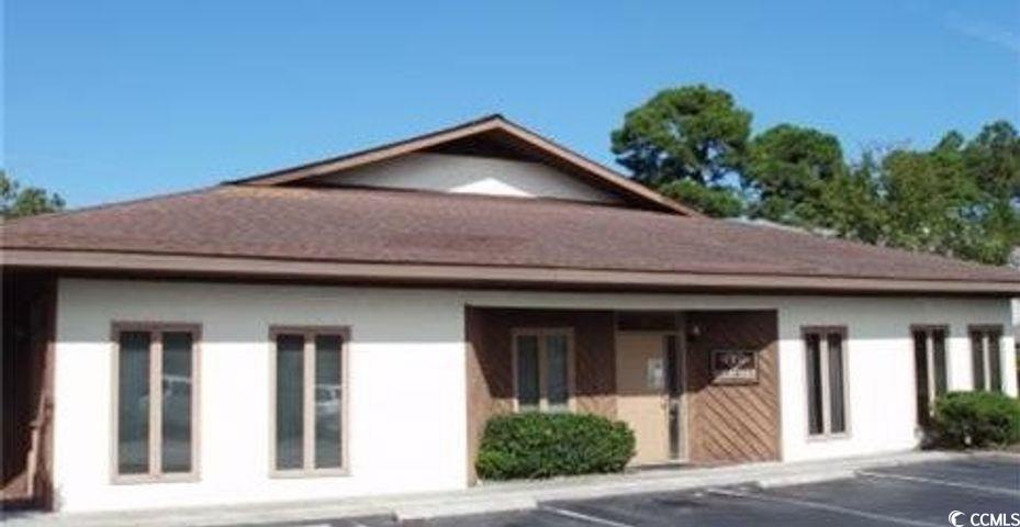 newly renovated!!  well appointed executive office space available in surfside beach's premiere business center just south of hwy 544. rent includes electric, water, internet, conference room, and common cleaning. just bring your phone and desk and your in business!