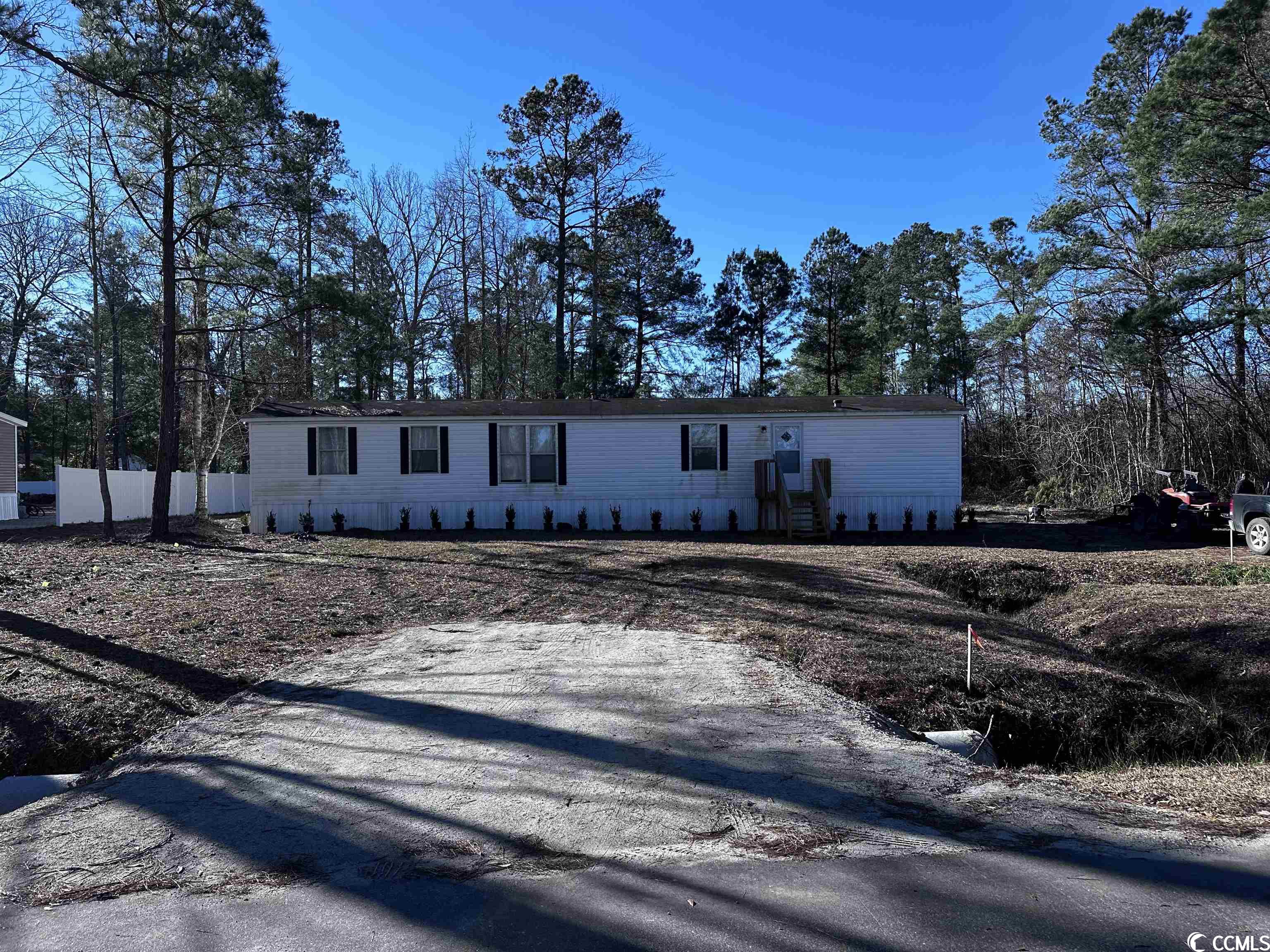 looking for home on a 1/2 acre lot? this is for you. just remodeled home close to historic downtown conway and minutes from the beach. owner is a licensed sc realtor.