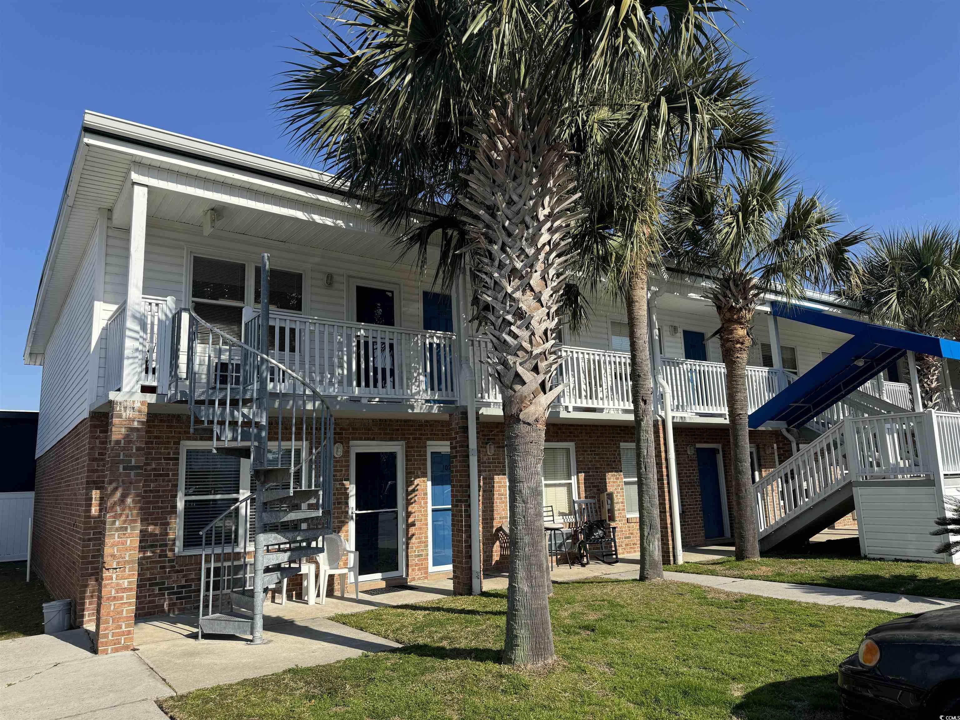 affordable end unit condo just east of 17 in the crescent beach section of north myrtle beach. condo is a rental unit. one large bedroom large enough for a king size bed, one bath, tile and lvp type flooring, kitchen with full-size appliances, tub/shower combo, on-site laundry, great central north myrtle beach location, well-kept grounds, community pool and great nmb central location.