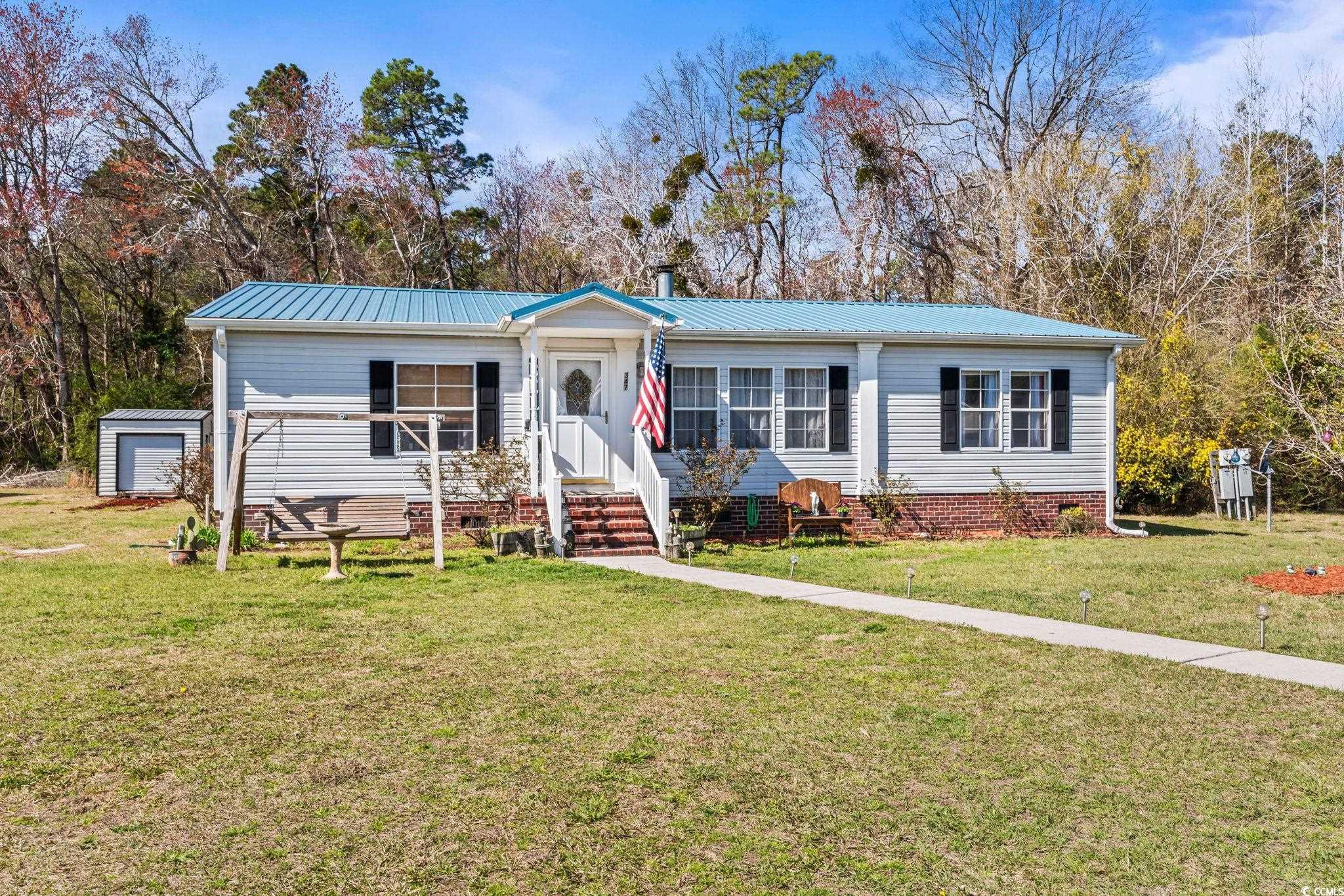 347 Bright Leaf Rd. Loris, SC 29569