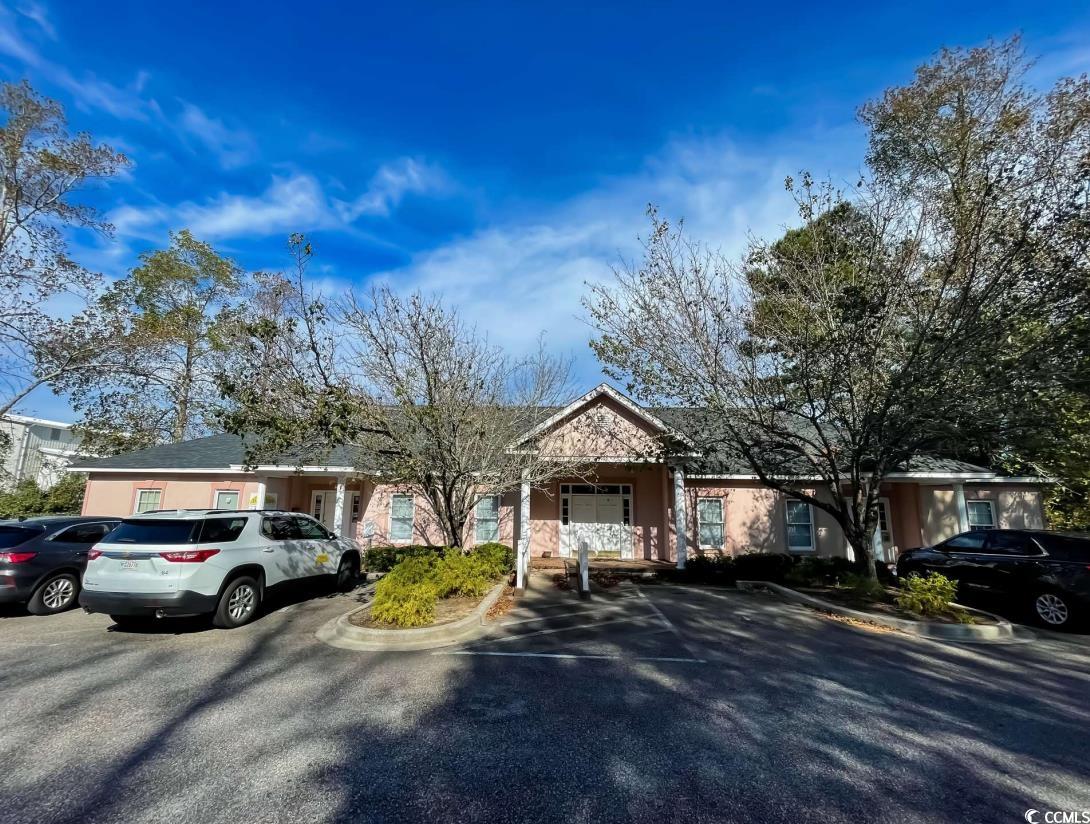 offered for sale: approximately 4,800 sf office building located directly off of 21st avenue north in close proximity to the myrtle beach convention center and the myrtle beach sports center. fully occupied 3 -unit building.