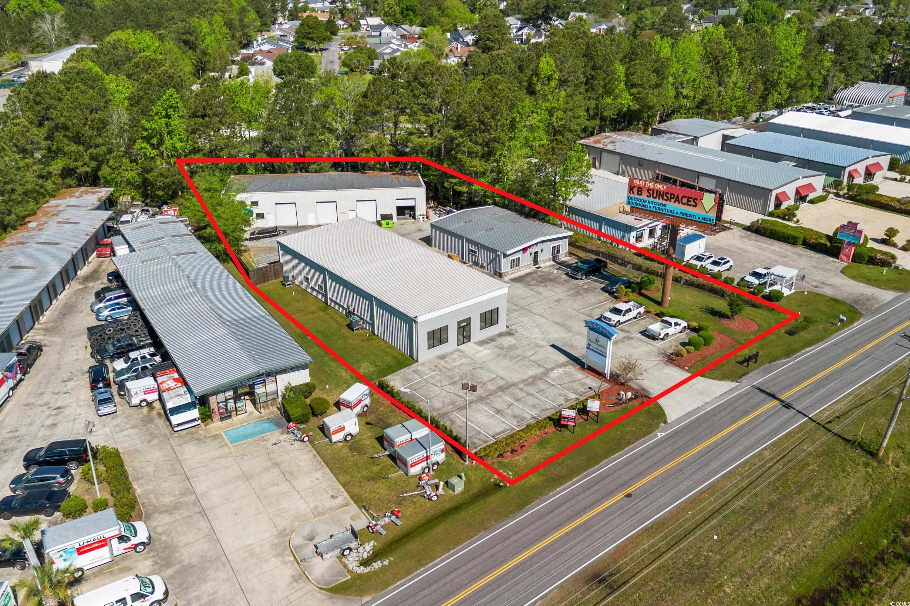 looking for a great building to lease with high traffic visibility for retail or display area for your business. the space has 12' ft ceilings, two bathrooms, inside storage area with a roll up door, large open area for display and small utility area. available for lease also. the back section has 1500 sq. ft with office space (1174b) and is available.