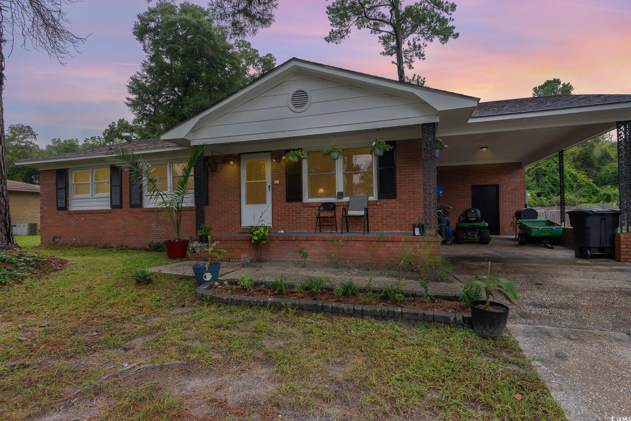 3705 E King George Dr Florence, SC 29506