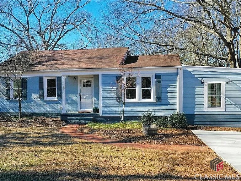 * SOLD - Listed as a Comp ** 
Charming home in Normaltown! Walking distance to Bishop Park Farmers Market, UGA Health Sciences Campus, Chase Elementary, and Normaltown restaurants! Beautifully renovated kitchen and 2 full bathrooms, 4 bedrooms with a fully fenced back yard. Relax in the shade of a mature oak tree under your covered patio. Enjoy a safe neighborhood full of friends and truly kind hearted neighbors, right in heart of Athens!