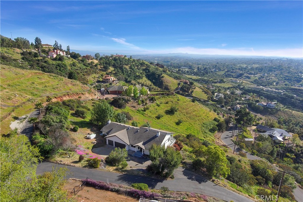 Photo of 3315 Red Mountain Heights Drive, Fallbrook, CA 92028